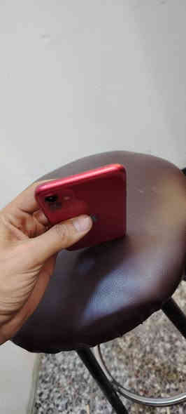 ايفون  ١١ عادي
ذاكره 128 شرق اوسط
متبدل بطاريه وشاشه تفصيخ
200 ألف فيس ايدي شغال كلشي شغال
***********
