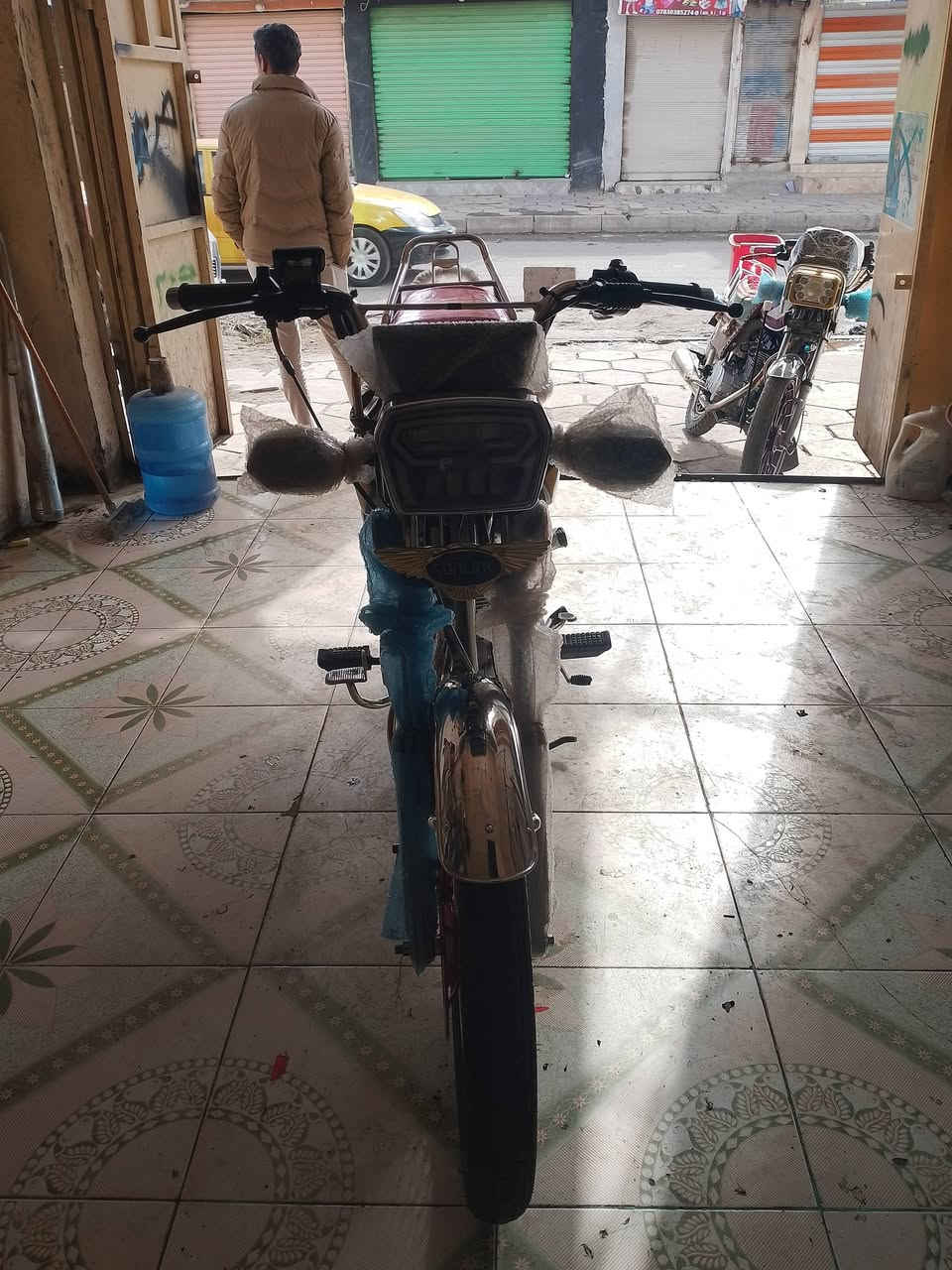 24شكل 25الكصة الاخيرة دشبول تاب.  كفالة عام.  دراجة احلا من الصورة.  شبة زيرو.  سعرهة 700وبيهة مجال بسيط.  موشراي اعبر المنشور.  مكاني بلدروز شارع المسعودية ***********

