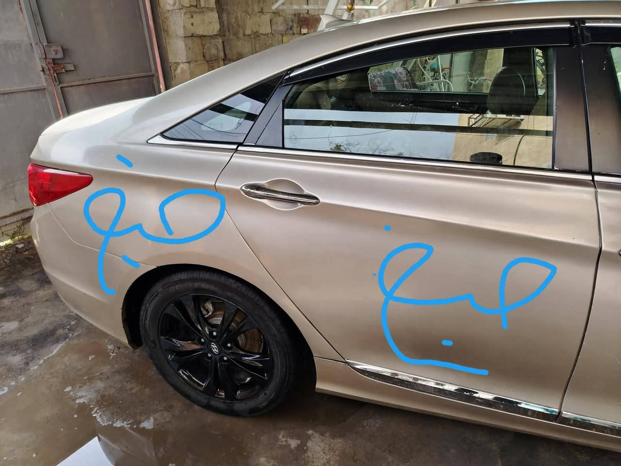 سوناتا امريكي ٢٠١١
بغداد انكليزي
فول مواصفات 
حادثها من امريكا باب خلفي ايمن وهلال جاملغ 
فتحه
بصمه
داخل جلد
ارضية جلد تفصال
تبريد قطعتين 
شاشه بلادي
سماعات انفنتي ودمام خلفي
كامره دواره 
كشن كهربائي 
تدفئة بالكشنات
السعر (105 $) 
للتواصل ***********
