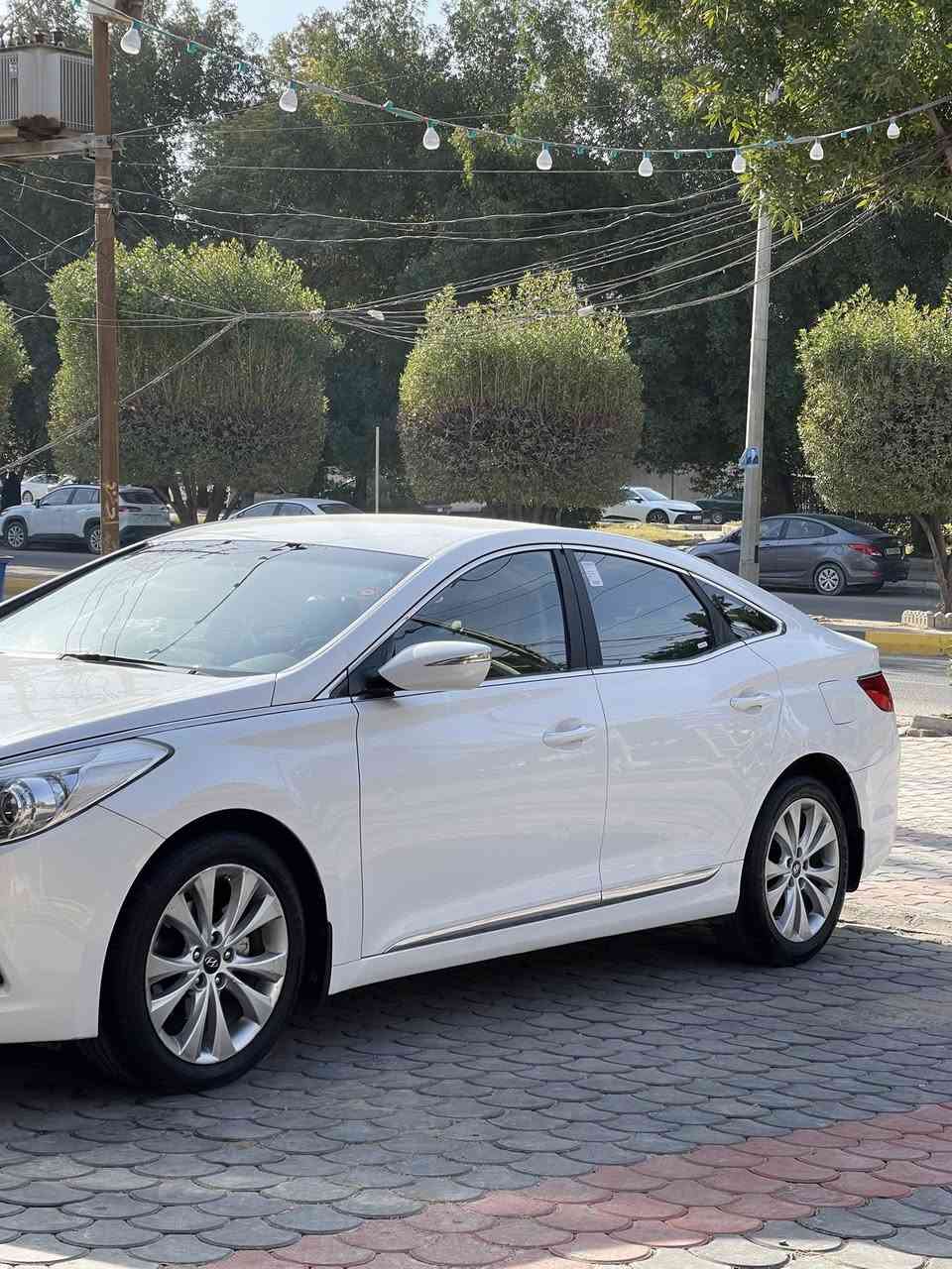 ازيرا 2015 v6 كفالة عامة عدة باب الصدر صبغ 

فول عدة البنوراما والبصمة

السعر 130 وبيهة مجال بسيط 

مكاني كربلاء 
***********
***********
