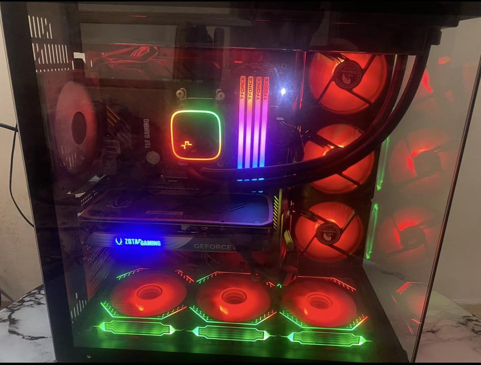 4070 super
32 gb ddr 4
1tb
R57800x


**إذا كنت صاحب هذا الإعلان وتريد حذفه لأي سبب، رجاءا أرسل رسالة إلى الدعم الفني**