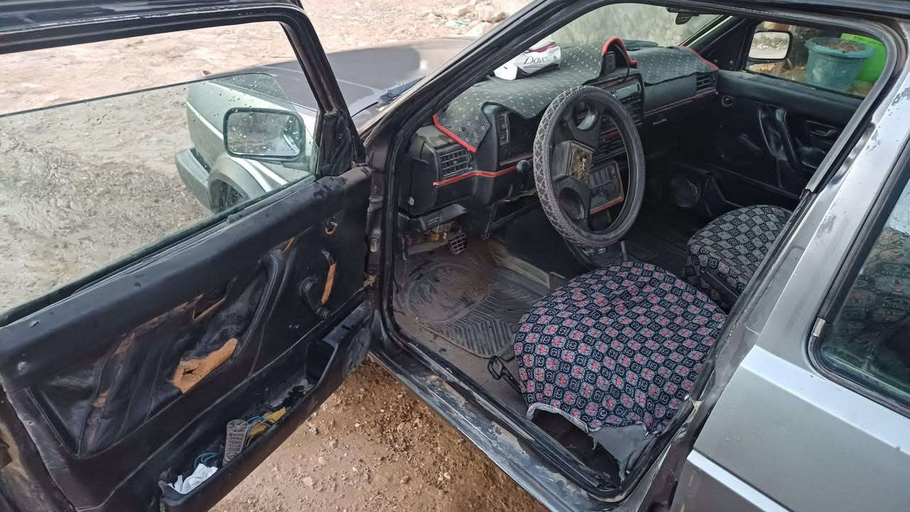 سياره كولف عظم موديل ٩١ بغداد رقم جديد بأسمي اوتوماتيك مكينه ١٨٠٠ كابريتر دوش كير ميكانيكي يحتاج الها بعض التلحيضات البسيطه وبحاله جيده العنوان بغداد الصابيات هاتف *********** السعر ٣٧ وبيها مجال بسيط للشراي بغداد, العراق
