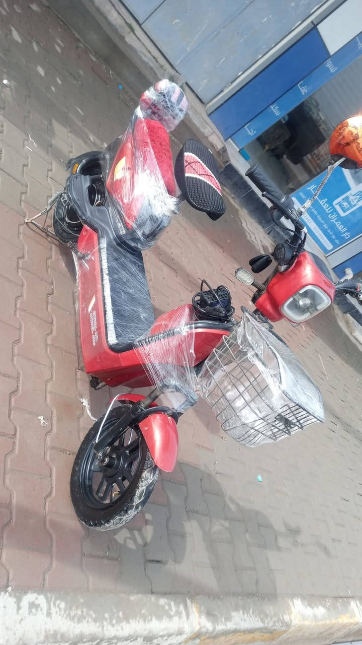 السلام عليكم
بايسكل شحن للبيع 
موديل 2025 
حجم 16 
السرعة 60 
3 تبديلات 
تشغيل ع بصمه وصويج 
بطاريات شرط ع فحص جدد 👉👉 
السعر 175 وبي مجال قليل 
مكاني الشرقاط قرب كراج الشرقاط 
رقم الهاتف ***********
شحن مايصرف شرط خدمي
