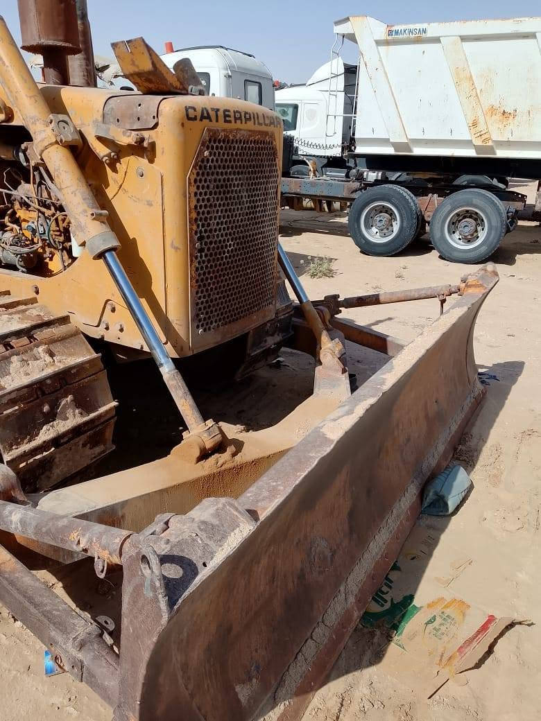 سلام عليكم  بلدوزركتر  D6 للبيع  رقم الماني مكينه مكفوله من كلشي المكان واسط السعر  18 مليون /***********///***********
