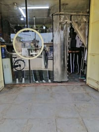 محل ملابس للبيع أيجار مدفوع للشهر التاسع  (واذا تريد بدون بضاعه ابيع ي...