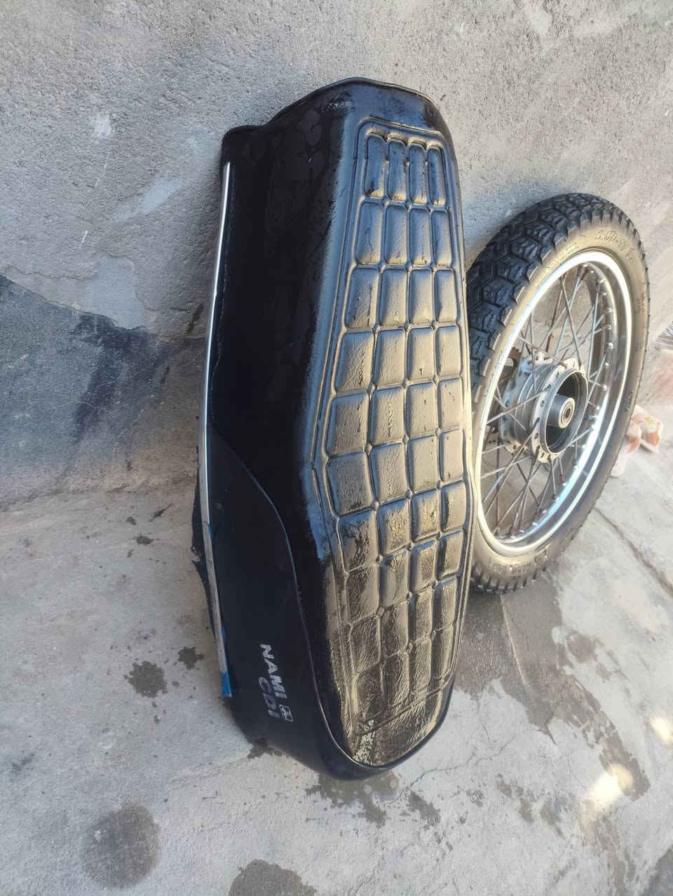 السلام عليكم
غراض دراجة ايراني ويل خلفي بلادي جاهز + كزوز ذهبي + كشن بلادي +ماشه خلفيه + مدگر خلفي السعر شلع 50 قفل قفل وذا مفرد كلمن وسعره مكاني بصره كرمه علي ***********
