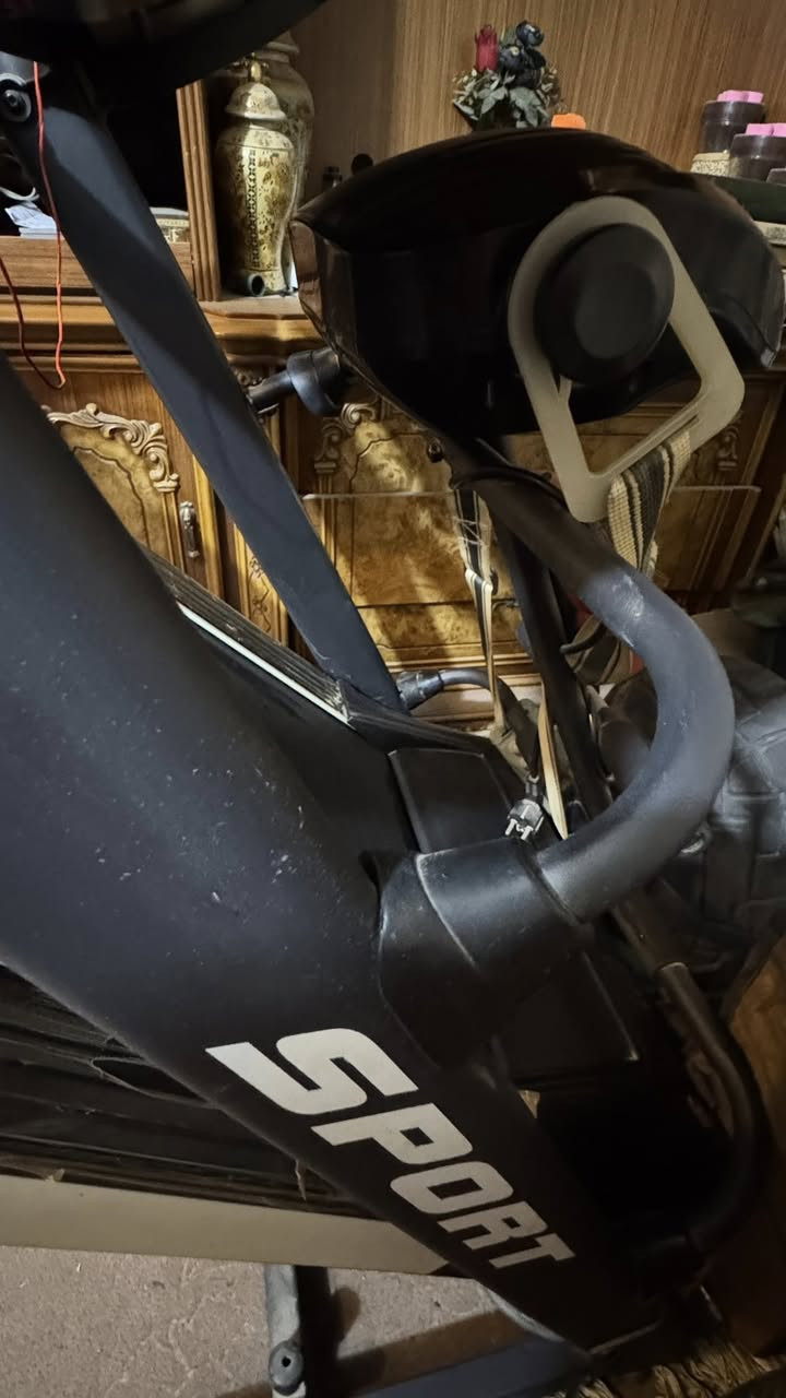 جهاز جري امانةة الله جديد ممستخدم بس مره بس لان بالمخزن صاير عليه تراب قوي نفس مال جم يتحمل وزن 190 كيلو دبل ماطور جبلي وبي بعد هواي مواصفات 
اخذته ب 650 ودا ابيعه ب 400 مكاني اليرموك 
كُـلش محتاج فلوسه ومستعجل على بيعته


**إذا كنت صاحب هذا الإعلان وتريد حذفه لأي سبب، رجاءا أرسل رسالة إلى الدعم الفني**