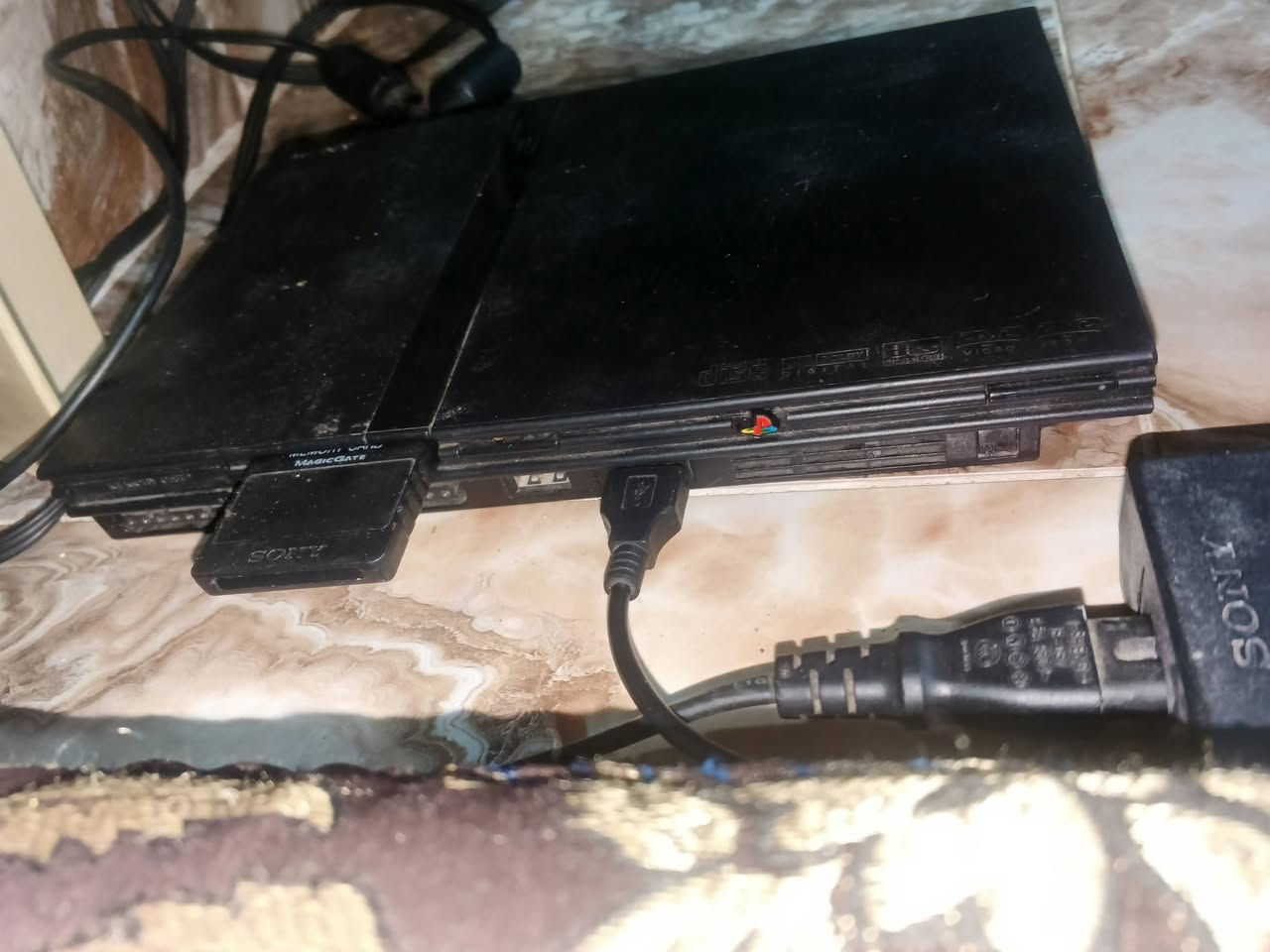 سلام عليكم
بلي 2 للبيع
الجهاز كلش نضيف 
كامل ملحقاتها محوله اصليه
و يده 1 ووايراتها وفيشه
السعر 30 الف 
*********** واتساب
