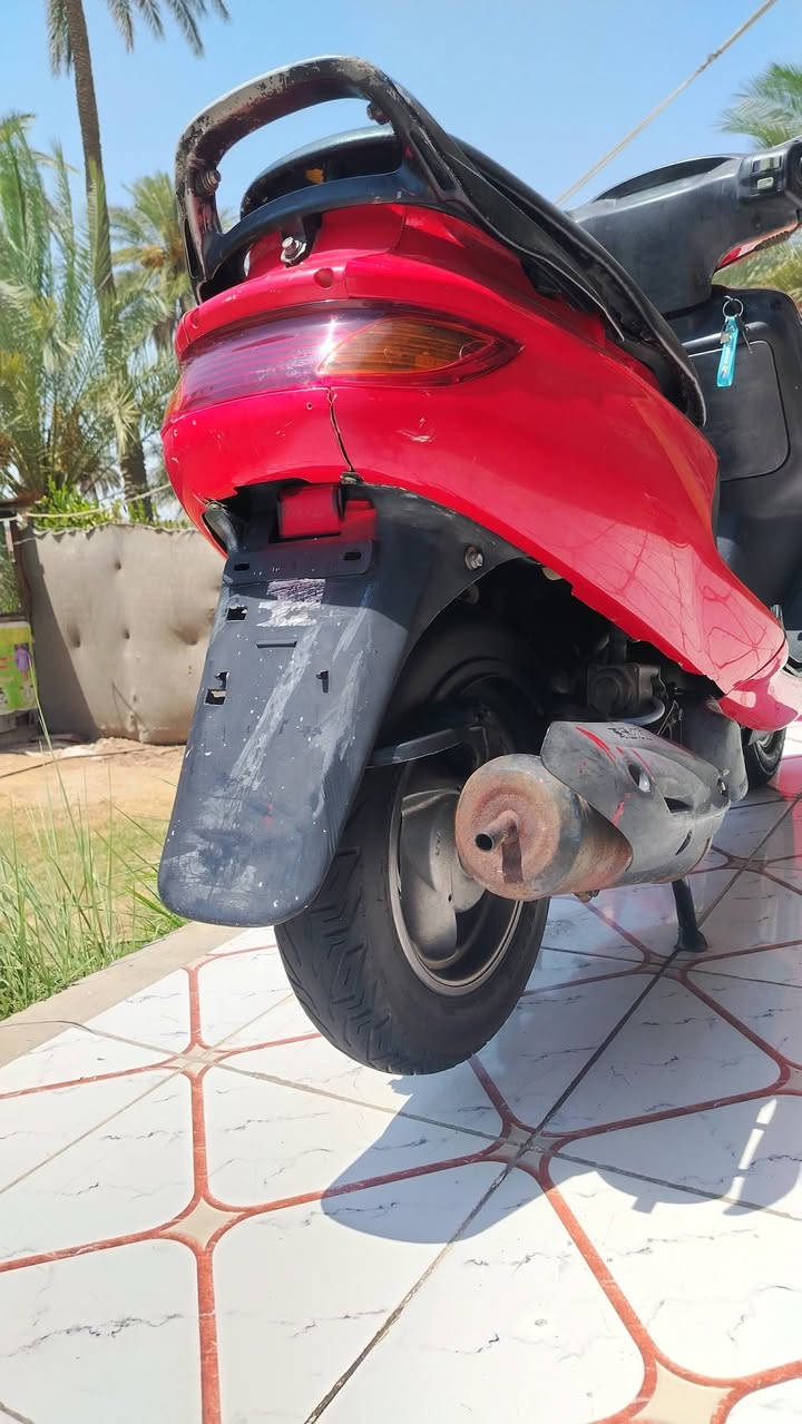 السلام عليكم للبيع فراشة كرستال كلشي شغال بيه لايت عالي ناصي اشاير دبل إشارة سلف هندر كيج بانزين مكينه ناعمه شلعه معدل خير من الله السعر 450 وبيها مجال مكان الدراجه بابل ناحيه النيل للاستفسار الاتصال على الرقم ***********
