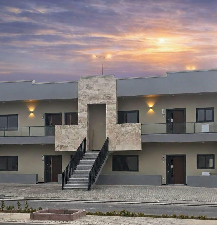 شقة للايجار 122 متر طابق اول في مجمع بوابة الكاظمية
زون ثامن جديدة بعدهه ممسكونة للايجار
500 الف شهريا + خدمات 70  الف 

يوجد رسوم وتامينات 
الرسم واجور العقد 600 الف لشركة امواج 

التامينات ٦٥٠ الف 
للتواصل واتساب 
+964 783 594 9338
السكن بعد ١٥ يوم من تاريخ اليوم.
