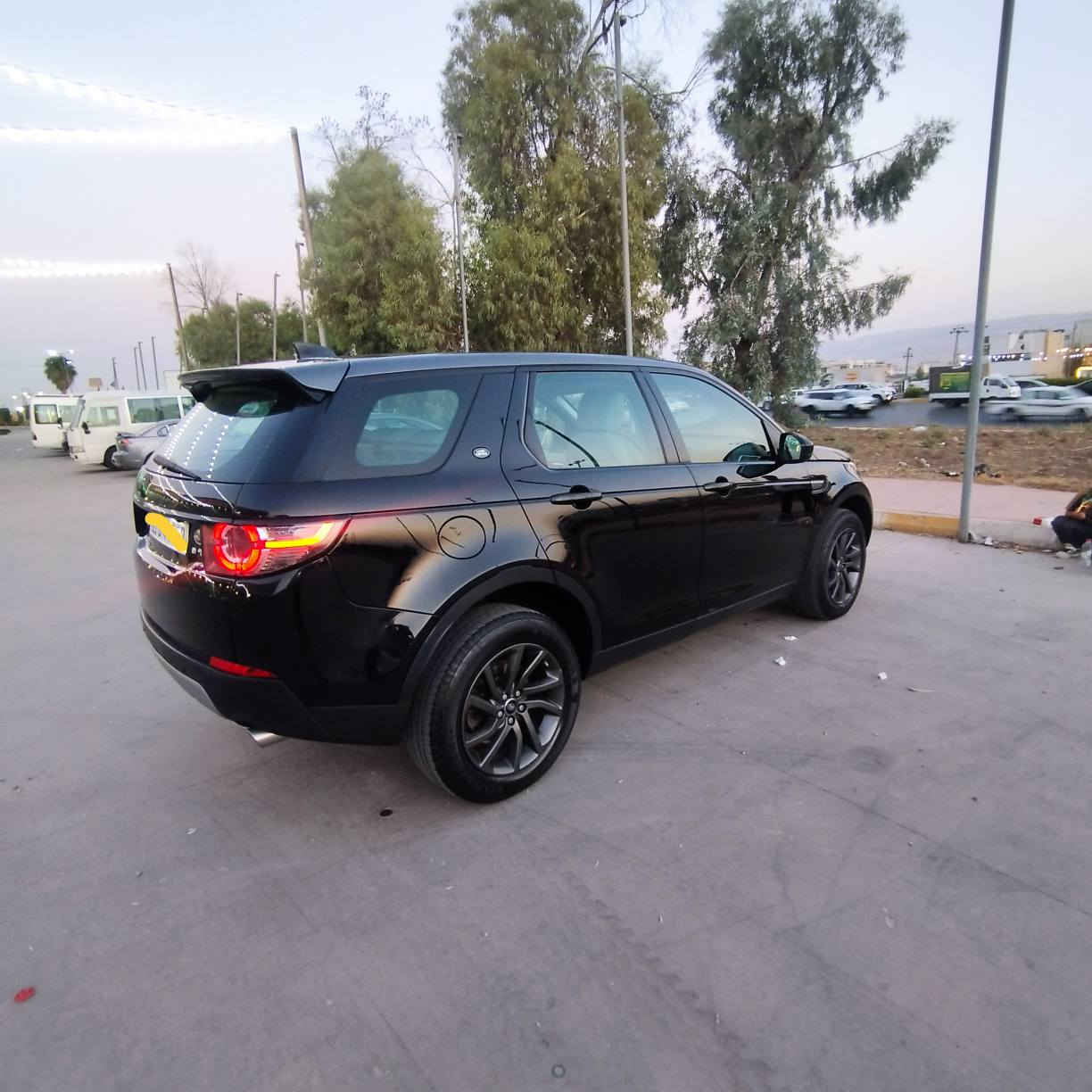 Land Rover discovery sport 2019
لاند ڕۆڤەر دیسکەڤەری سپۆرت خلیجی2019 فول مواسەفات بێ بۆیاخو بێ ساردو شوخت دەعامی بۆ دەعامی .سفری شەریکە دو سویچ 90هەزار کیلۆمەتر ڕۆشتوە گێڕو مەکینەی لۆکەو نەکراوەتەوەمەکینە 2.0 بەنزین سەنەویو هەمو شتێکی نوێیە بە ناوی خۆمەوەیە

لاند روفر دیسکفری سپورت 2019 خلیجی وکالە شريکە سردار سیارە مکفول من ای ضرر و حادث ماشی 90 کم محرك نضیف ما مفتوح سنویە جدید *********** السليمانية, العراق
