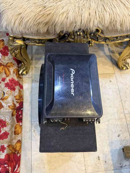 السلام عليكم دمام سوني اكس بلود 
1800 واط 425 ارمس 
مع امبلي فاير مونو بلوك بايونير 800 ارمس على الواحد اوم كلاس d تكدر تشغل عليه قطعتين مو وحده سعرهن 225 وبيهن مجال الاجهزة اصليه صناعه فيتنام 
مكاني بغداد متوفر توصيل ***********
