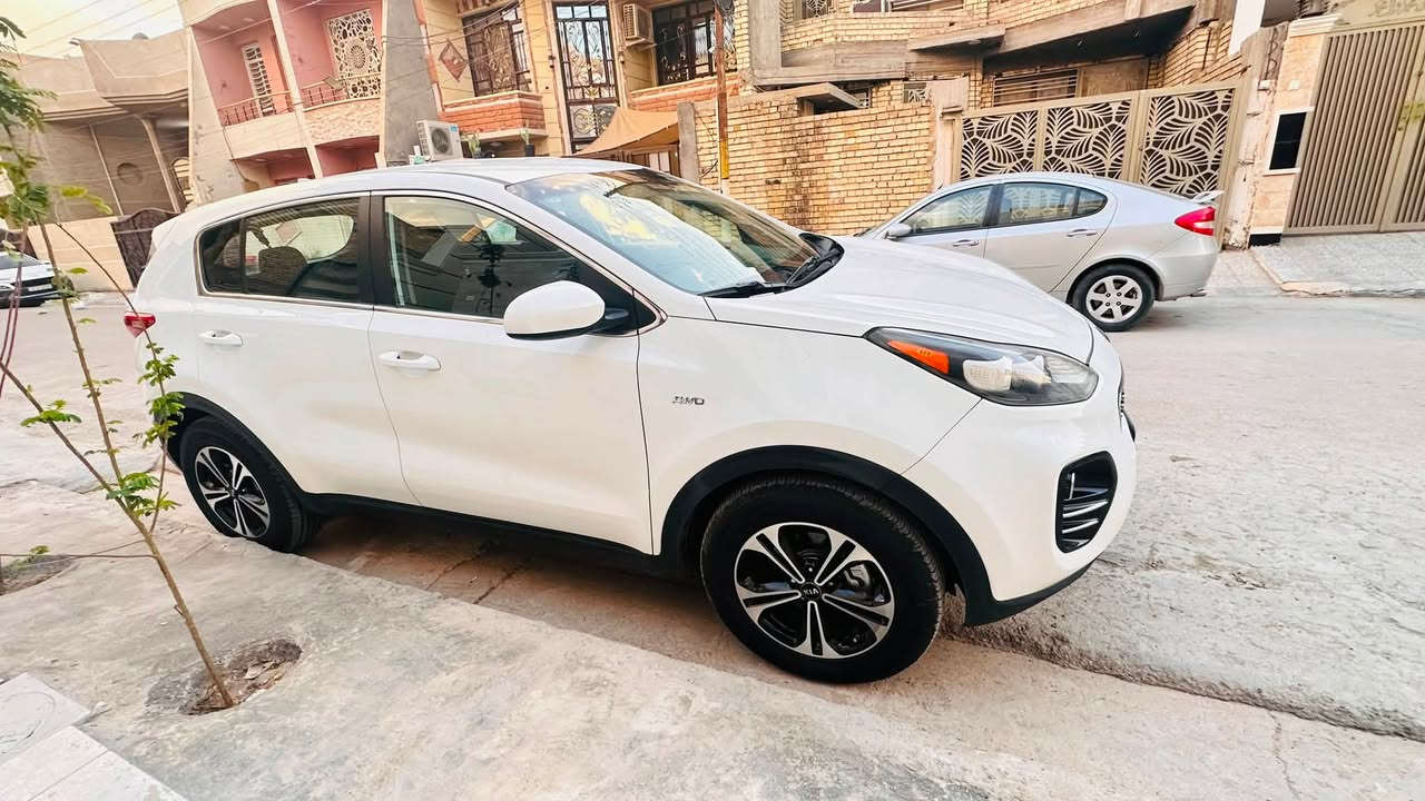 السلام عليكم 
Kia Sportage
وارد امريكي موديل 2018 
محرك 2400 GDI
نص مواصفات 
تبريد قطعتين
شاشه وكامره خلفية
تحكم ستيرن 
3 وضعيات قيادة
السياره عليها ادامة كامله 
عليها بوليش جديد
حادثها ربع الدعامية فقط
رقم بغداد الجديد

مكلف بالنشر  للاستفسار 
***********
