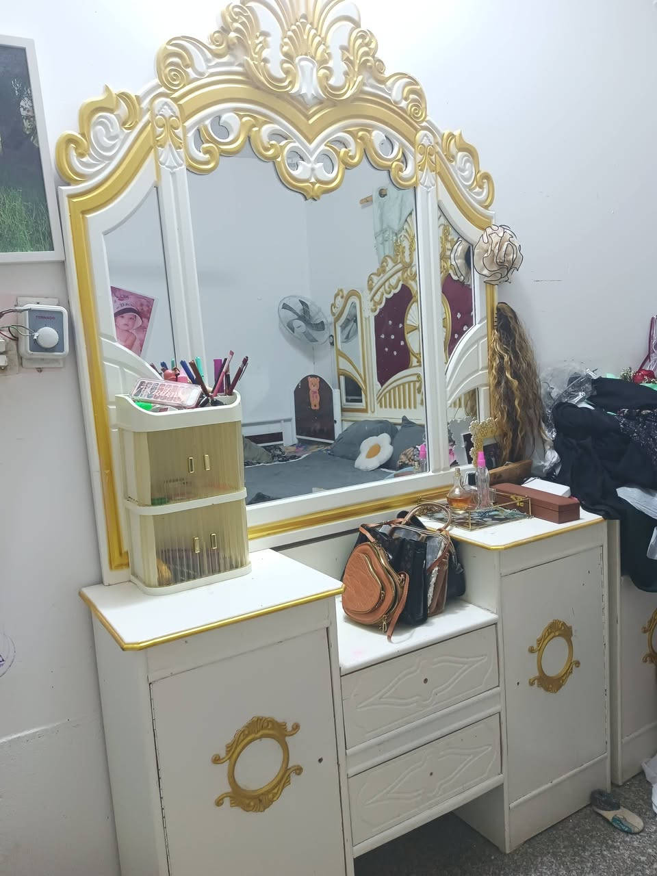 غرفه صاج عراقي تسكام
نظيفه ما بيها اي ضرر  8 قطع 

سعر 600 

مكان خلف حي الحضاره
***********
