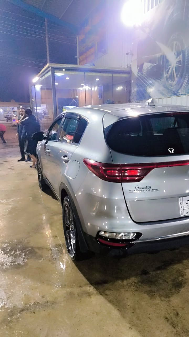 سبورتج 22 وارد امريكي
ماشيه 51 كيلو 
رقم بغداد باسمي مكاني كربلاء سياره على وضع الشركه محرك وكير وحداديه 
بصمه تشغيل عن بعد 
اشاير بالمري 
كرسي كهرباء 
تدفئه مقاعد 
تبريد قطعتين
تلث وضعيات قياده وحساسات 
المعلومات أكثر اتصال على ***********
