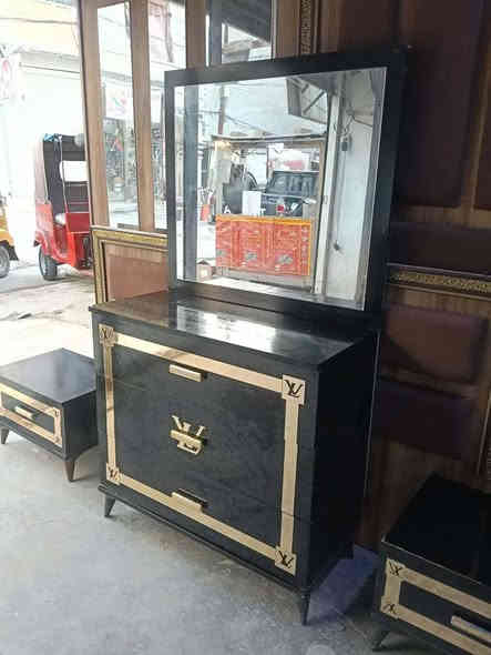 غرفه نوم تركي نظيفة السعر 350 مع الشد والنقل.بغداد الحجز واتس ***********
