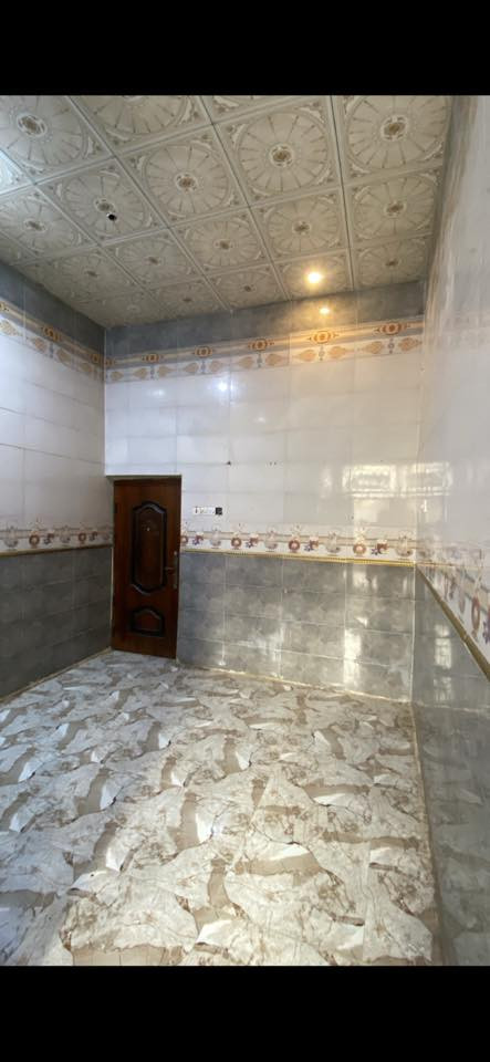 مستعجل بلبيع  بيت للبيع حي الندلس زراعي طابقين 100 متر ماجر حالين ب 250 الف سعر البيت 37 مليون
شراي يتصل ***********
