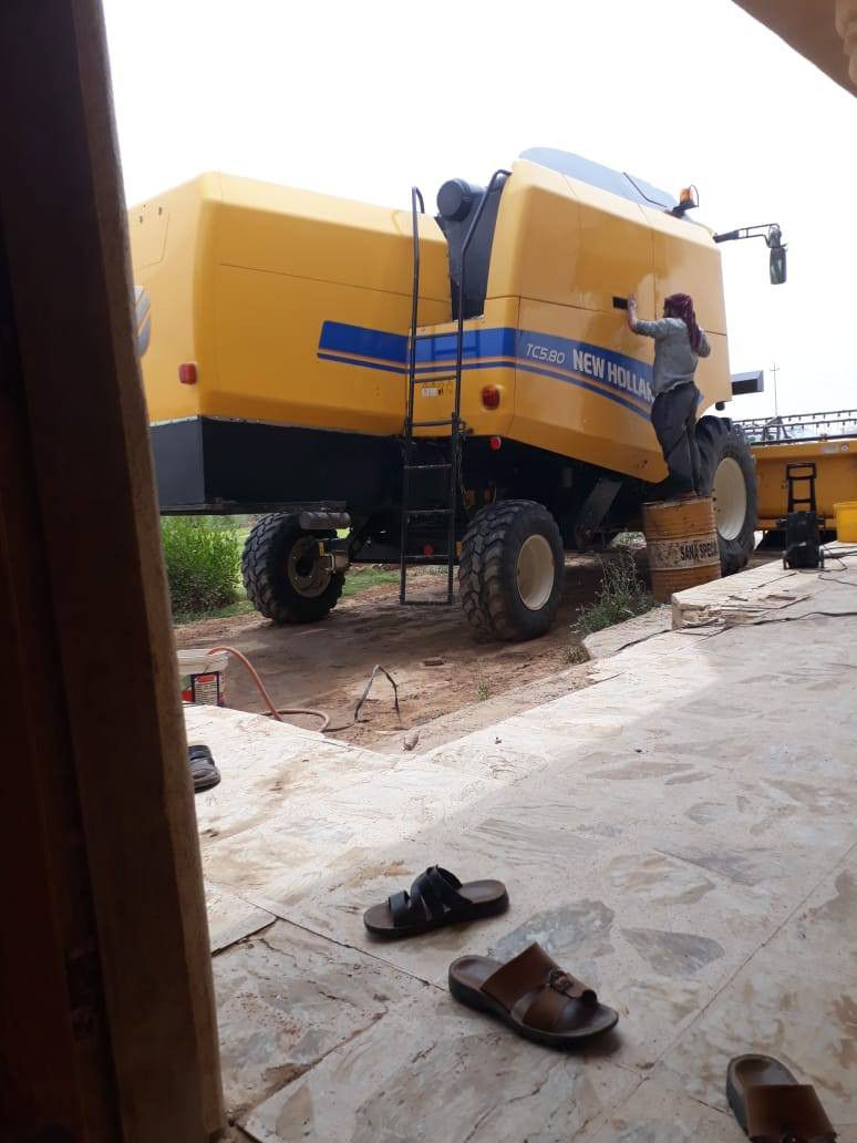 السلام عليكم ورحمة الله وبركاته اخوان حاصده للبيع موديل2019 خمسه بلم دبل درام انجكتر فول مواصفات حجم المكينه (Tc5، 80) الشراي يجي خاص يتصل على هاذ الرقم (***********) (***********)
