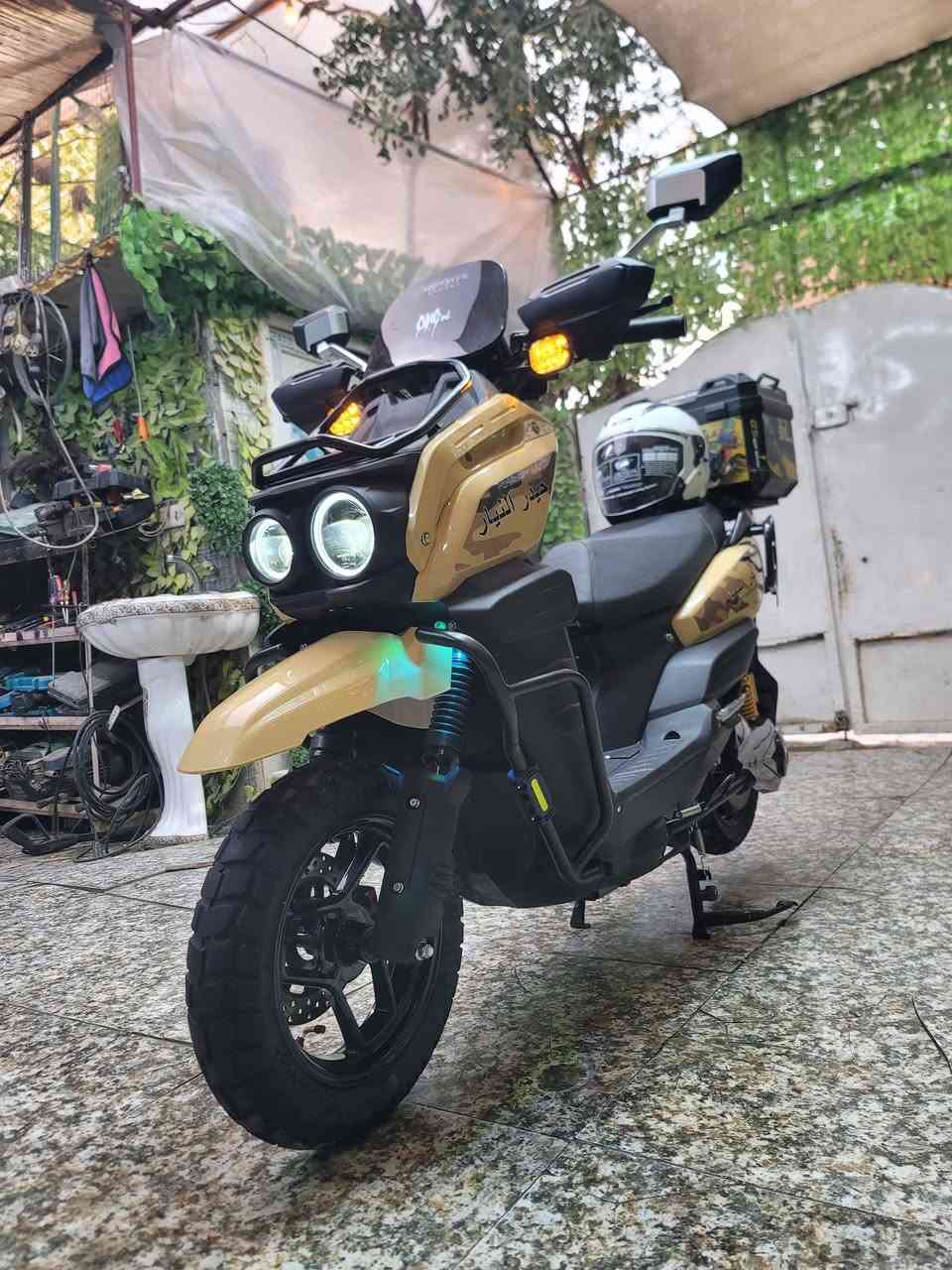 السلام عليكم..دراجه اباتشي...زيروو..غير مستخدم استيراد  حيدر النيار...وينلي...السرعه 100.k..الفعلي مع الوزن .90.k..عدد البطاريات. 6.مسطره وكالة وينلي ..الملف 3500.w... عدد التحويلات ..1..2..3..4..R...اطارات جبلي ..قياس 12...تشغيل بصمه..سويج ..وكارت...شلعه بطناش شرط الفحص...الدراجه (زيروو..زيرو..زيروو) غير مستخدم..شاحنه اصليه تدعم الشحن السريع والأيقاف الذاتي...وصل المعرض بيه..السعر ( مليون و50) فقط..السعر قفل ....مكاني بغداد الشعب...الشراي يتصل..***********...واتساب متوفر...
