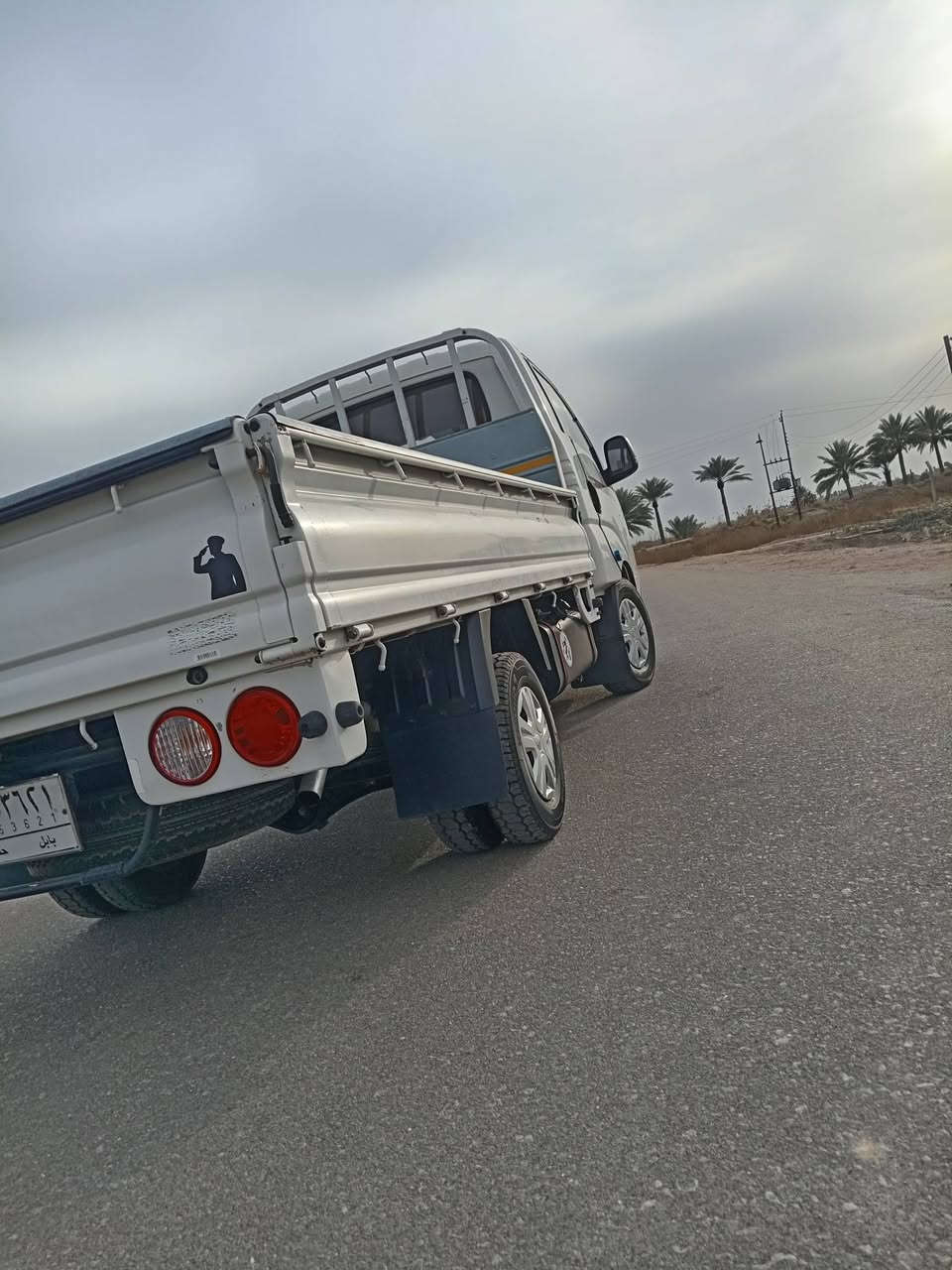 سلام عليكم سياره كيا حمل موديل ٢٠٢٠ رقم بآبل مكفوله السياره ماشيه 140 سياره حلوه وجاهزه تخم تاير تبريد تدفه كلشي شغال سياره احلا من صوره وين الي يدور نضيف مكينه مكفوله قطره تنقيص ماكو  على وضع الشركه سعر ١٣٥ وبيها مجال ملاحضه سياره سبعميه وليسه  مسكر للاستفسار اتصال *********** واتساب أيضا بل أثير ***********
