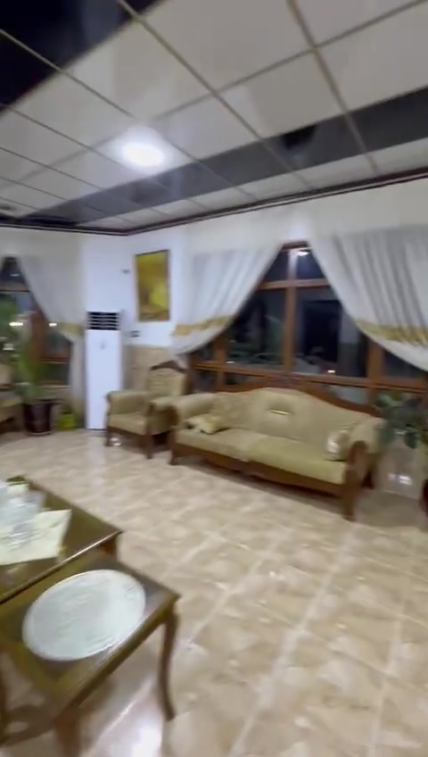 مزرعة لايجار في دهوك تبعد ٢٠ دقيقة عن مركز مدينة.
تقع في قرية سندوري الواقعة على طريق سد دهوك.
المزرعة موجودة في تطبيق اجرلي.
-مساحة كلية ١ دونم 
-للعوائل فقط.
-كهرباء ٢٤ ساعة نظام طاقة شمسية
-مطبخ
-صالة
-غرفة نوم
-شواية
-دبل مسبح للكبار و صغار. 
-للعوائل فقط.
الحد الاقصى للمزرعة ١٥ نفر.

ملاحظة: المزرعة كما في صورة تم تصويرهه عن طريق درون و عن طريق كامرة هاتف من جمع الجوانب بدون اي تلاعب.
لاستفسار: ‭٠٧٧٢ ٤٩٥ ٦٣٥٣‬ واتساب
في حالة عدم الرد يرجى ارسال رسالة على واتساب لكي يتم رد على جميع و شكرا .
