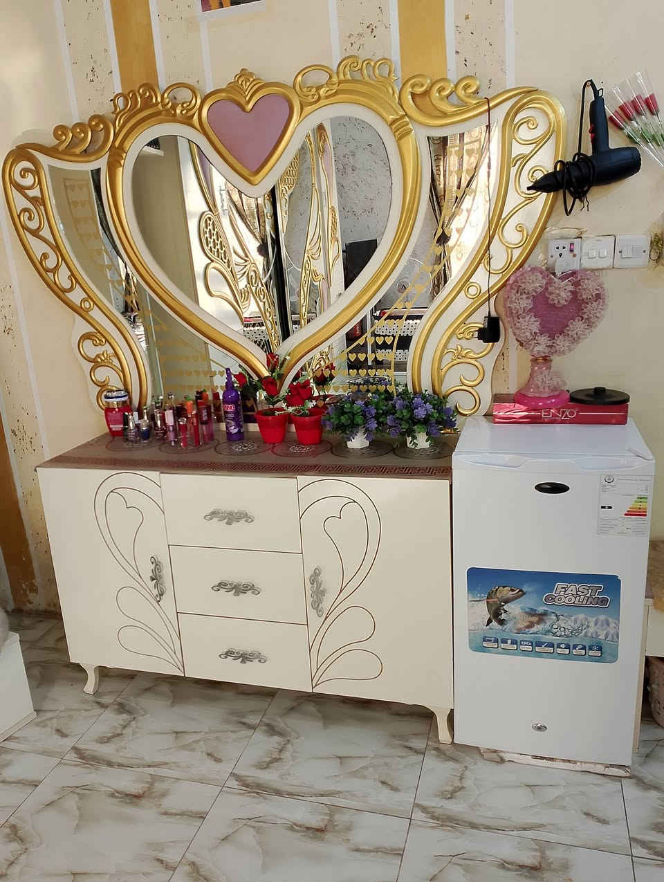 السلام عليكم
للبيع ب٧٠٠ وبيها مجال


**إذا كنت صاحب هذا الإعلان وتريد حذفه لأي سبب، رجاءا أرسل رسالة إلى الدعم الفني**