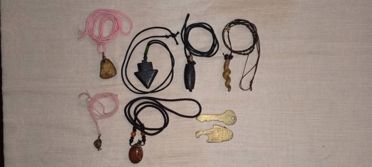 البيع خواتم وخرز  وسبح  وسوارات فضه عيار925شاكرات رقم صاحب الاغراض ***********قليلون تواجد عل فيسبوك الاتصال علا خط فقط شراي وعلا باب الله وافق الادمن المحترم إذ باب رزقي ماعندي توصيل بدون حراج
