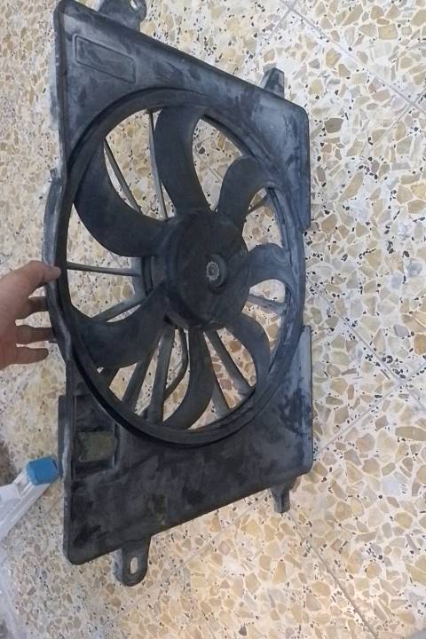 مروحه اوباما جارجر للبيع كامله بيه بس هذه الكسر بالحاضنه كلشي مابيه تجي تفحص وتاخذ وتروح سعر 150وبيه مجال