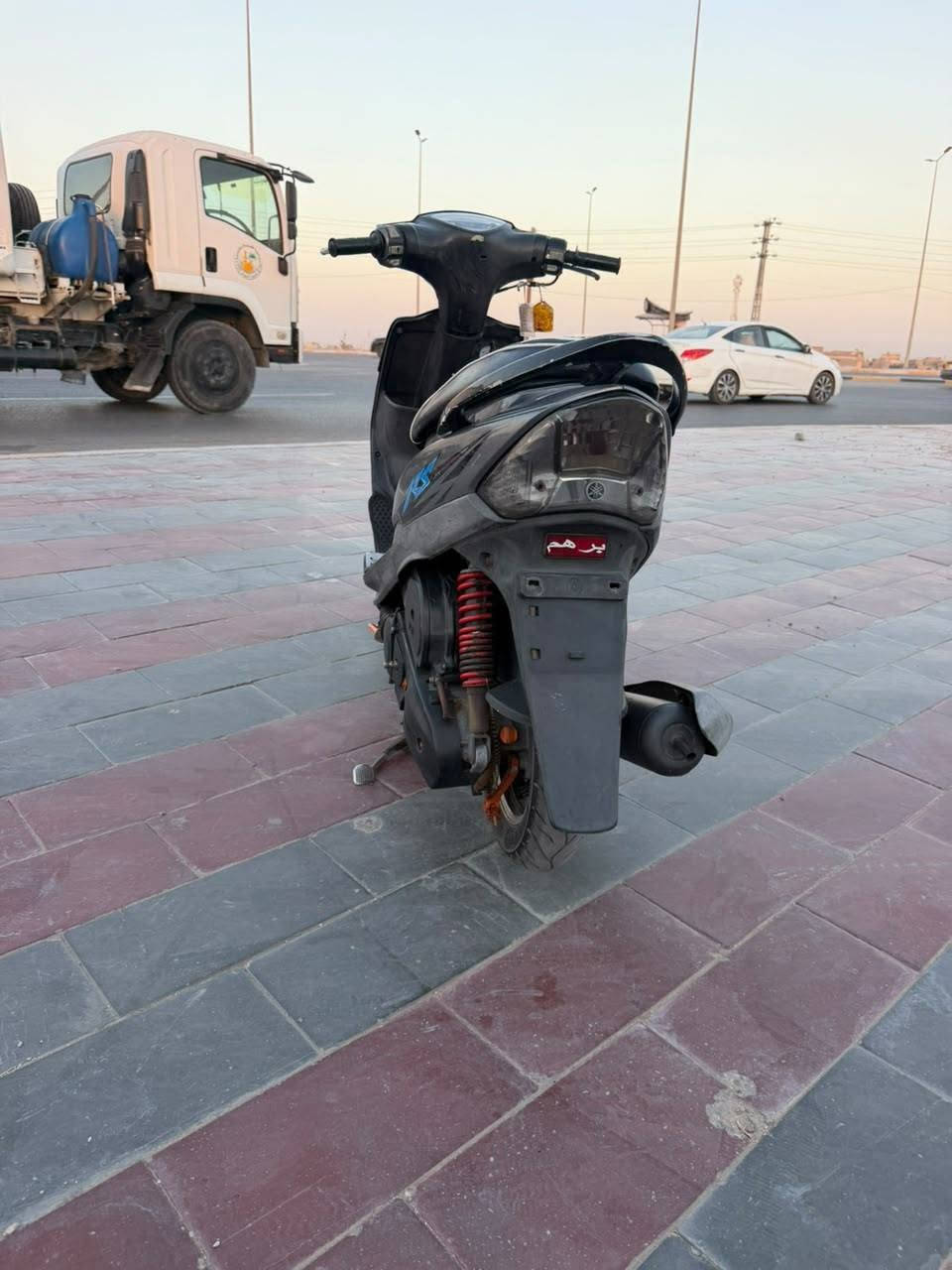 🔥 للبيع ياماها ماكس (Yamaha Max) 🔥
✅ بوشة 49
✅ محرك 125 سي سي
✅ المحرك غير مفتوح نهائياً
✅ بيها شلعة (Kick Start)
✅ مزودة وسحبها ممتاز
✅ جاهزة للاستخدام وما تحتاج مصاريف
💰 السعر: 900 ألف دينار وبيها مجال 
🔹 بيها مجال بسيط بعد المعاينة.
🚫 رجاءً جناية فقط البياع والشَرِه لا يتصل
📞 ***********
اتصال فقط (غير متواجد على فيسبوك).

