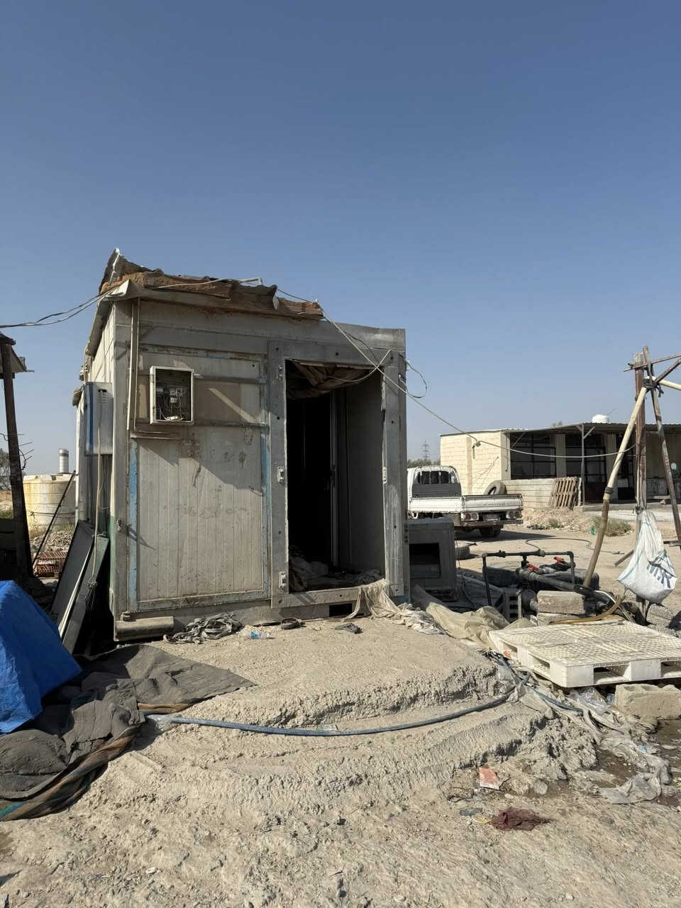 سلام عليكم براد لبان وكرفان عاطل ماطورسعر 600 وبي مجال  لي يريد ينتصل عل رقم ***********
