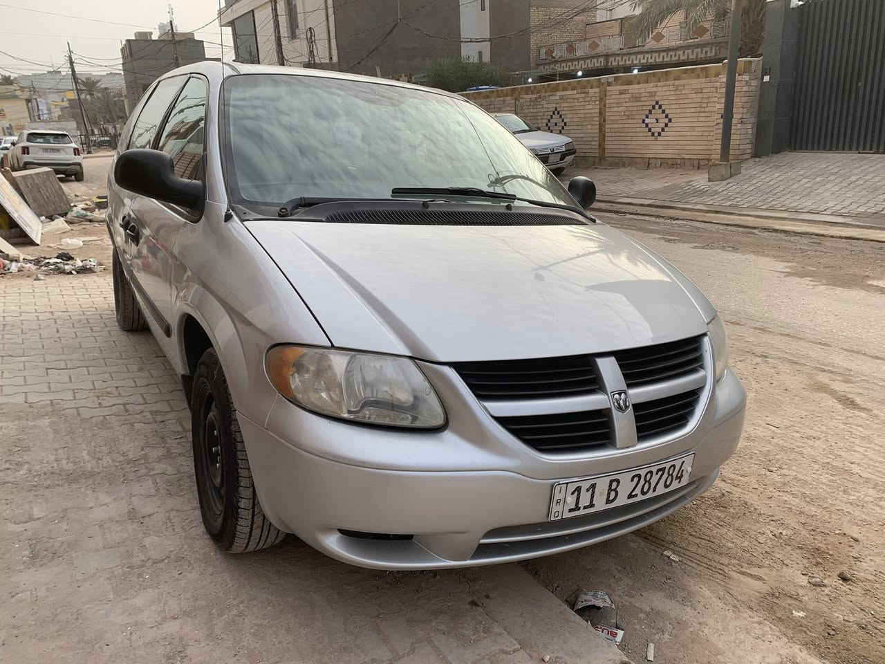 دوج كرفان موديل 2006 رقم بغداد  سياره جاهزه فقط تبريد كمبريسر عايزه والحداديه جديده تخم تاير جديد مكان السياره نجف سعرها 70   تلفون وتساب ***********
