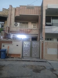 دار للبيع طابو صرف المساحة ١٠٠م الواجهه ٥م النزال ٢٠م يحتوي على مدخلين...