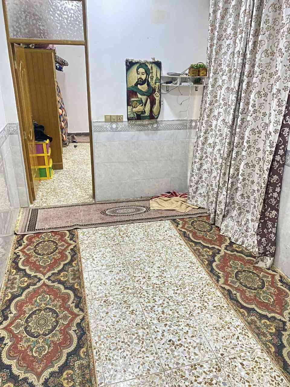 السلام عليكم ورحمه الله وبركاته بيت للبيع ١٠٠م شارع المعمل قرب جامع الخزاعل فرع أسواق حسين الرماحي يبعد عن الشارع الرئيسي ١٠٠م  صب كونكريت اساس وسكف طابوك جمهوري غرفه ٥*٥ استقبال ٥*٤ صاله ٥*٣ونص مطبخ ٤*٤ بناء حديث قرار ٢٥مشمول بالتطويب يكف مطلك تشارف اشتايكر بيت كامل من جميع النواحي رابع بيت عن الشارع الرئيس تبليط من الشارع الرئيسي لباب البيت عرض الشارع ١٠م جيران ذهب صافي الاستفسار خاص او الاتصال واتساب ***********
او الاتصال ***********
