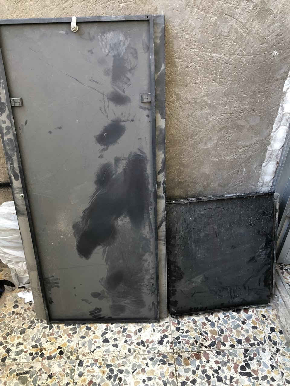 راك كامل رتفاع متر ونصف العرض متر ٤عجلات ٥طبكات ٤ مراوح تبريد ٢ شمعه اضائه داخليه
سعر ١٠٠ الف كامل بدون اي نقص بغداد ***********
