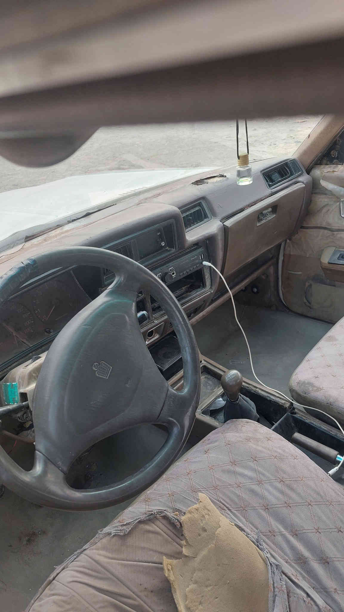 السلام عليكم سوبر ٨٢ رقم نينوى صدامي اوراق ضايعة أبيع حبل مكفولة دولة وعشاير كير شرط محرك بي بخار محرك بلادي صدر وتخم تاير جديد كهربائيات كلهة شغالة كشر وقرفة بلادي نضيف باور ستيرن شغال جام كهربائي شغال مسجل وسمعات شغال سيارة ترياك وين معجبك السعر ١٠ اوراق مكان السيارة العلم قريت الربيضة ***********
