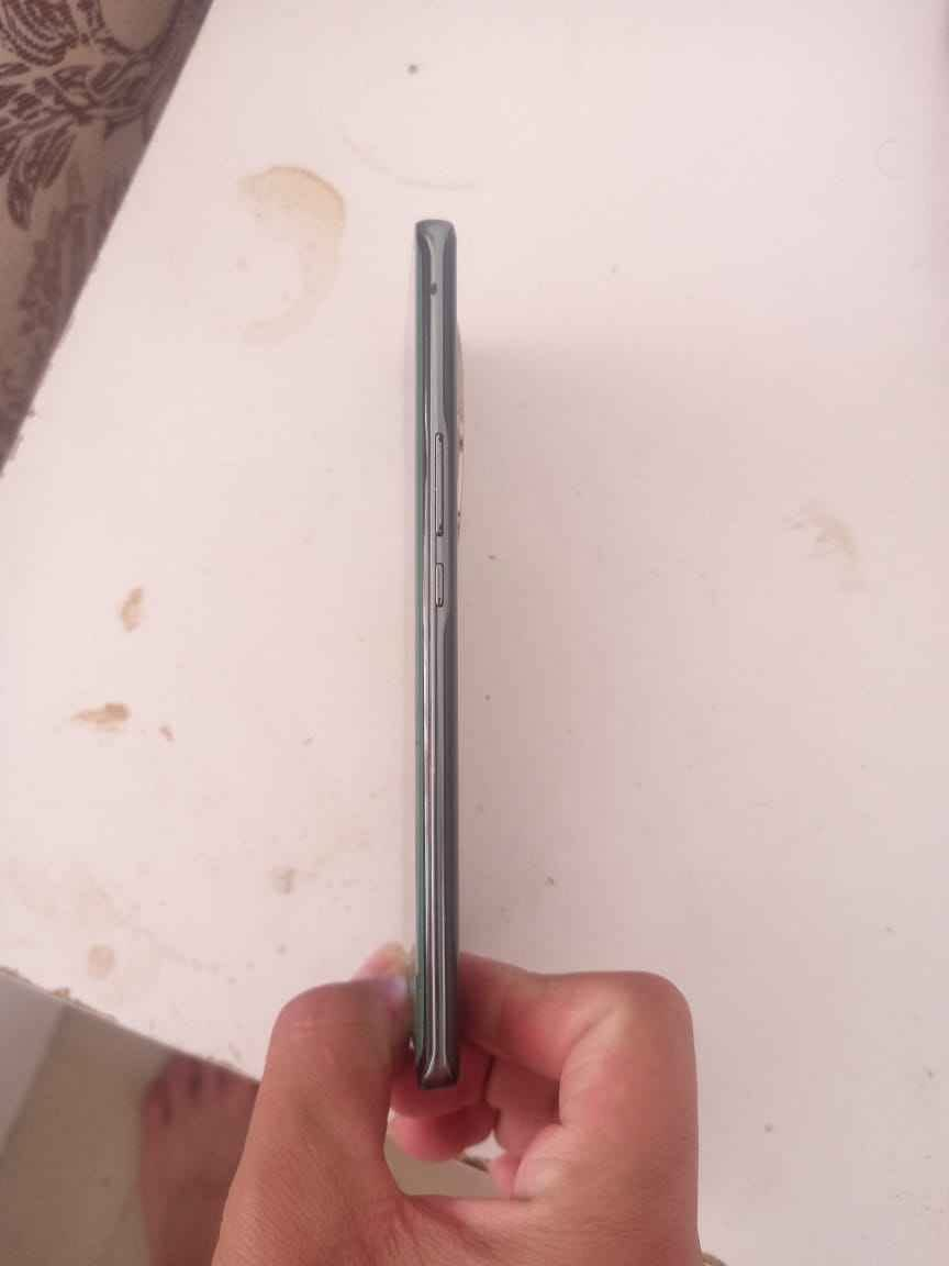 السلام عليكم جهاز HONOR X9b 5G
الجهاز عيبه  طابع شوي وبي كسر بل كاميرا خفيف مي أثر وبلشاشه فراق مثل ماموضح ذاكرته256+12العشوائي+8 الشراي يجي خاص السعر170وبي مجال العنوان سليمانيه قرب رابه رين رقم الهاتف*********** السليمانية, العراق
