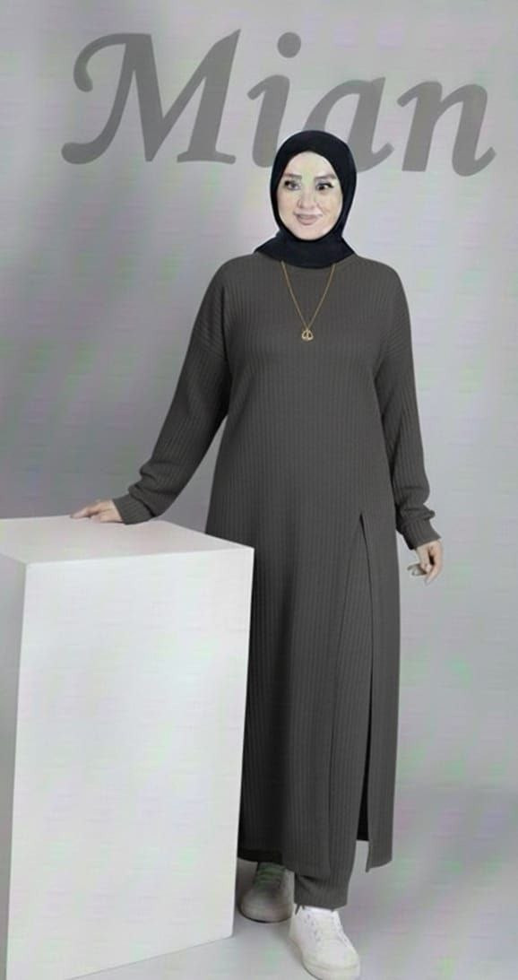 تونك قمر 
الخامه ريب 
السعر 320


**إذا كنت صاحب هذا الإعلان وتريد حذفه لأي سبب، رجاءا أرسل رسالة إلى الدعم الفني**