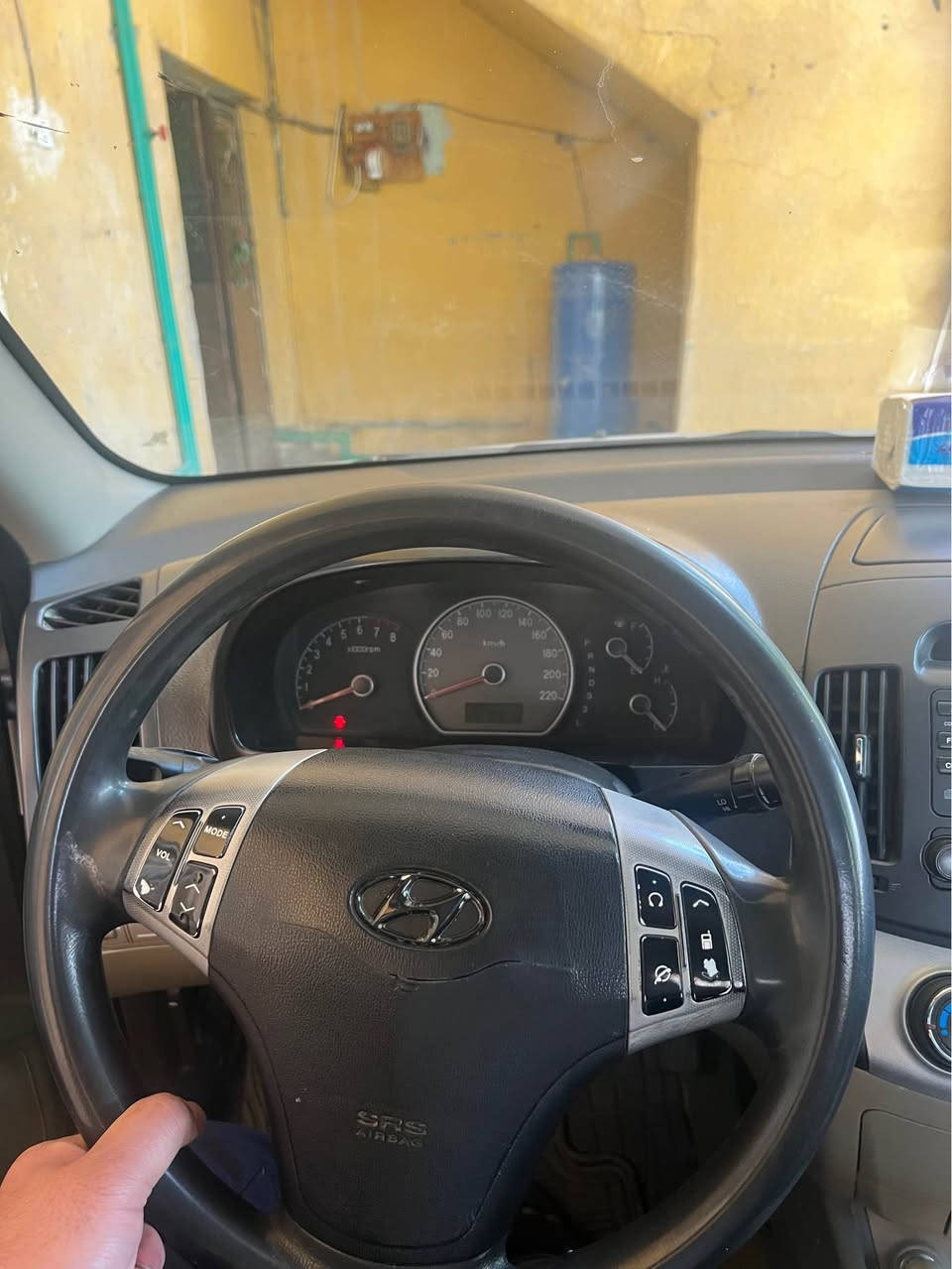 السلام عليكم 
النترا موديل ٢٠٠٩ خليجي مكفول من الضربه عدا بيها شبر بارد البنيد مكفول گير محرك تبريد ثلج رقم بغداد مال جنايه بيها جراد بنيد وقماره  سعرها ١٠٨ وبيها مجال تواصل ع الرقم *********** بغداد, العراق
