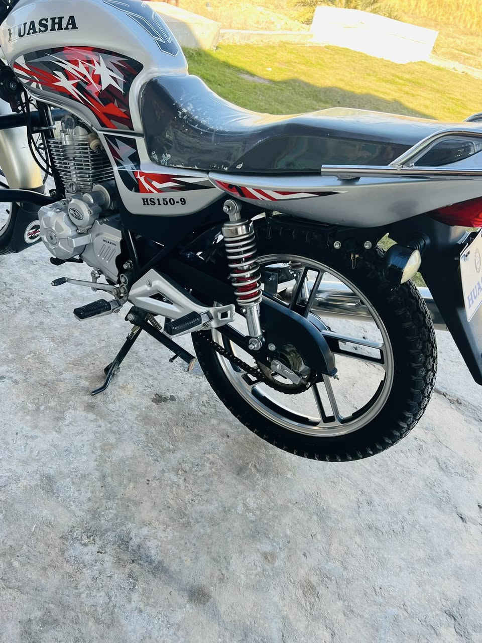 السلام عليكم للبيع ماطور هيوشه مسجل سنويه موديل 2023 مكفول كفاله عامه ما ممدود عليه اسبانه نشاط ورزانه فول ما بي نقص لو برغي جهاز مجهز تشغيل عن بعد بصمه المكان الفلوجه النساف السعر (1600وبي مجال بسيط)  الاستفسار *********** بي وات ساب
