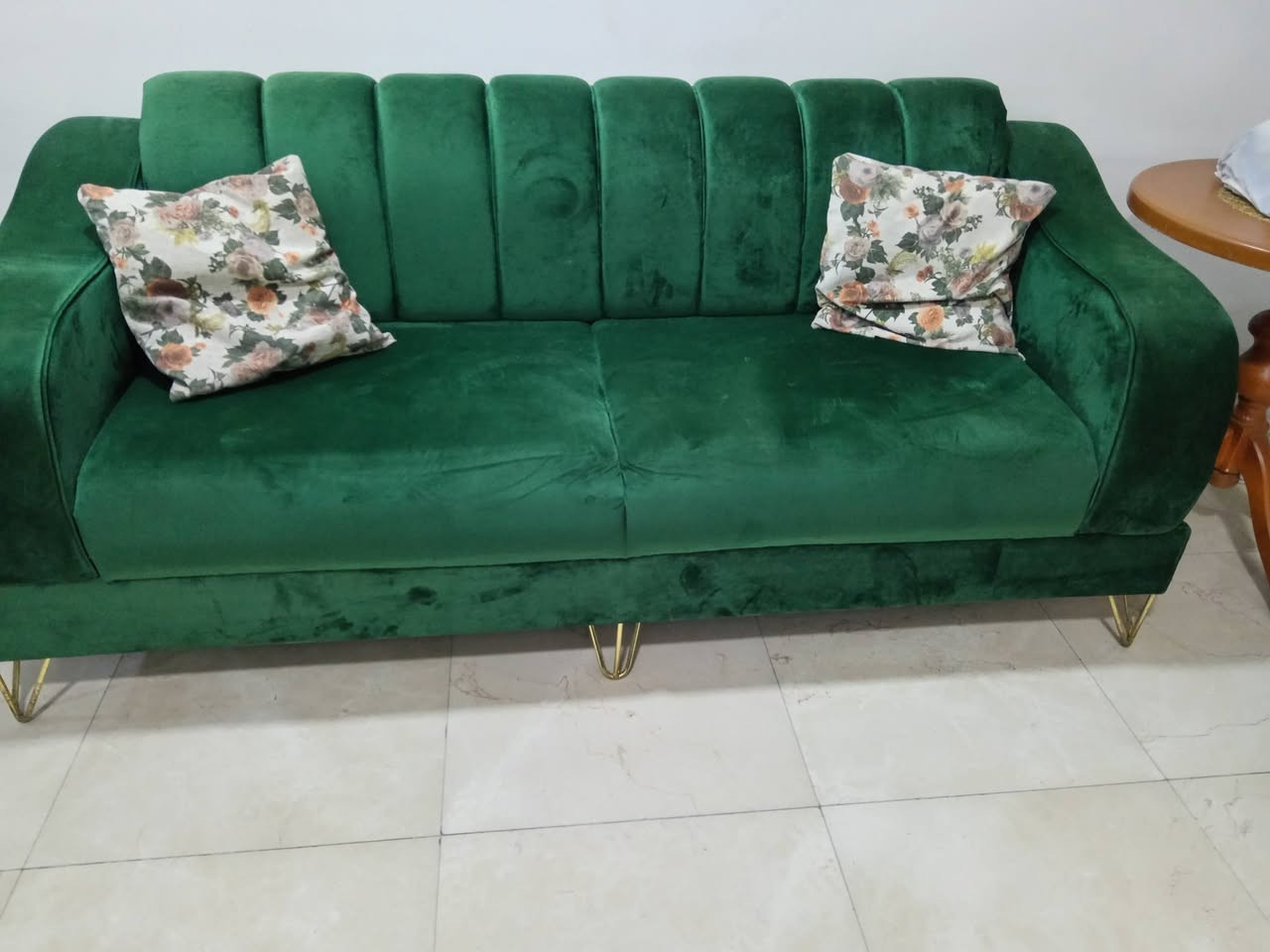 طخم للبيع القنفات ٨ مقعد  نظيف جدا وكرسي واحد فقط مكسورة الرجل مالته   واليده مال قنفة وحدة  نازلة
بغداد/ بالرصافة
  السعر ٥٠٠ وبيها مجال


**إذا كنت صاحب هذا الإعلان وتريد حذفه لأي سبب، رجاءا أرسل رسالة إلى الدعم الفني**