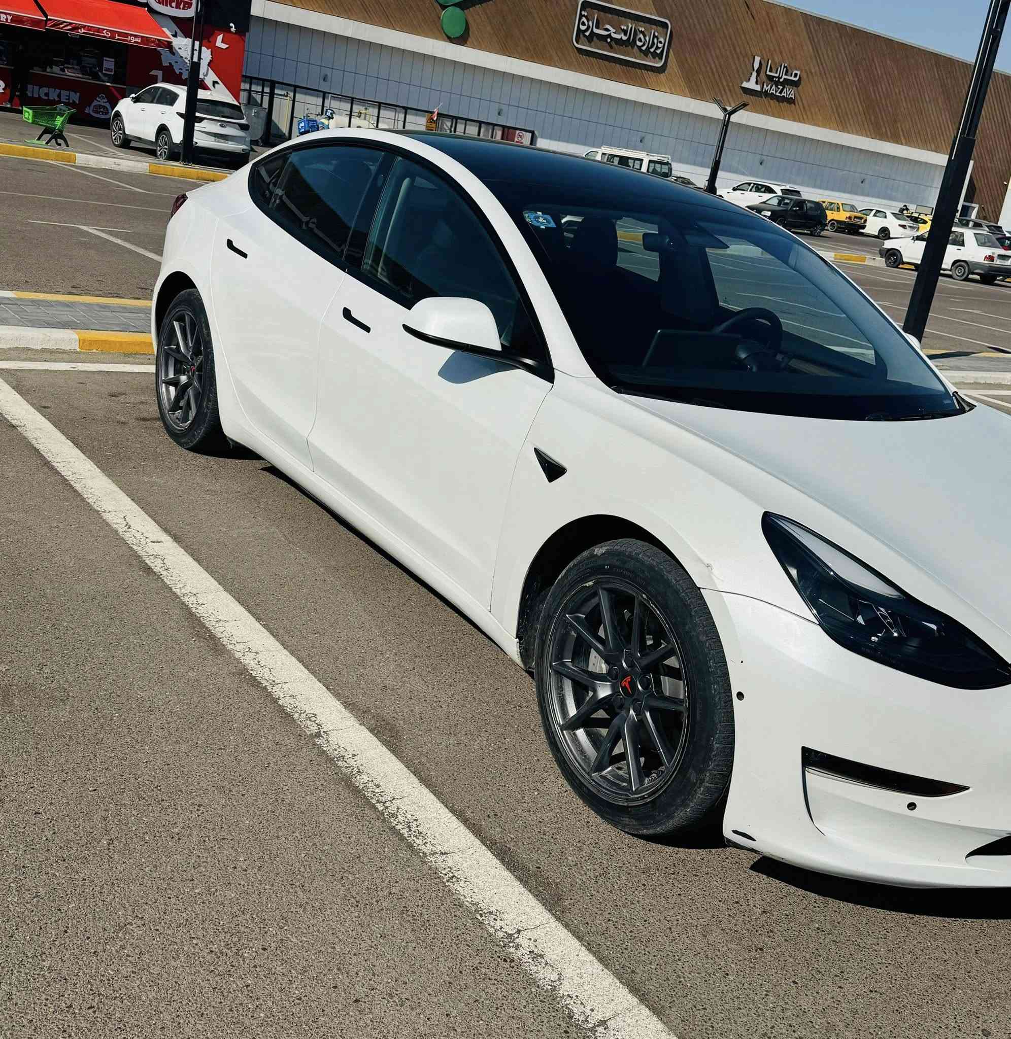 تسلا 3 تك ماطور
موديل 2023
اون لاين
الحادث جاملغ وبنيد صور الحادث مرفقه
ماشيه 67 كيلو قابل للزياده

السعر 165

مكان السياره بغداد حي العامل
***********
