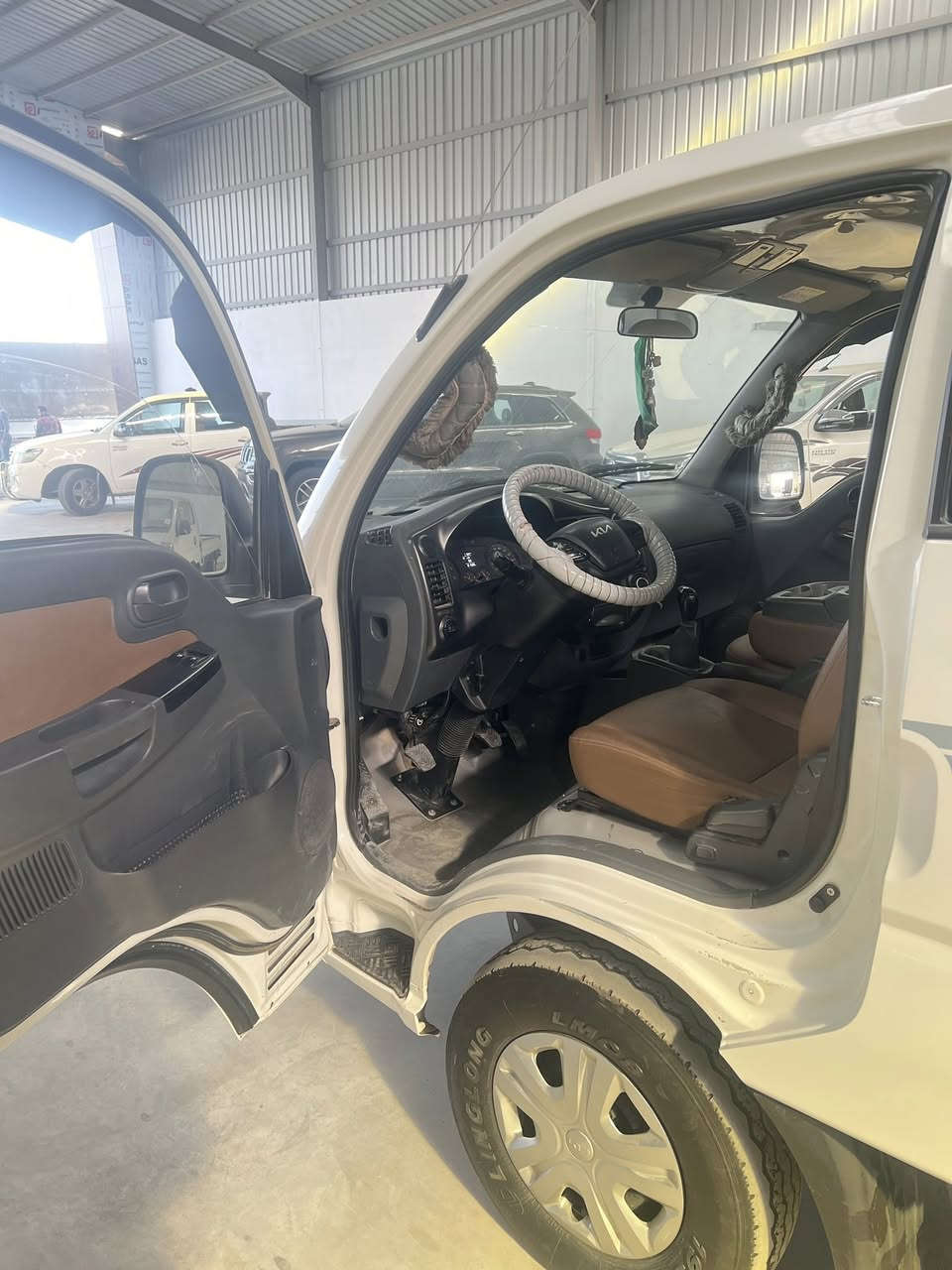 يالله السلام عليكم للبيع كيا حمل 2700موديل 2023 السياره مكفوله كفاله عامه من اي شي لاتنقيص ولا تبخير السياره اتخبل نقص مابيها كفاله عامه كلشي شغال سعر السياره 150وبيها مجال للاستفسار الاتصال على الرقم 
***********سيد امير المعموري
***********سيد معتز المعموري
عنوان السياره ديالى جديده الشط شركه فاضل خيري معرض خيرات دجله
