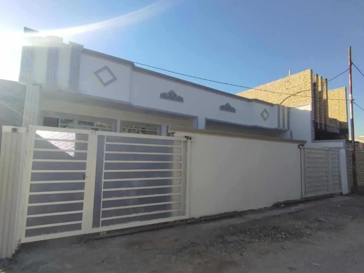 سلام عليكم بيوت 2 للبيع مساحته 125 متر غرف نوم وحده ستقبال مطبخ البيت جاهز مي كهرباء تبليط هوررجب 
خلف جامع هوررجب شارع الروضه  السعر الواحد 90 مليون 
وبي مجال سند 25 إقرار محكمه 
*********** واتساب
