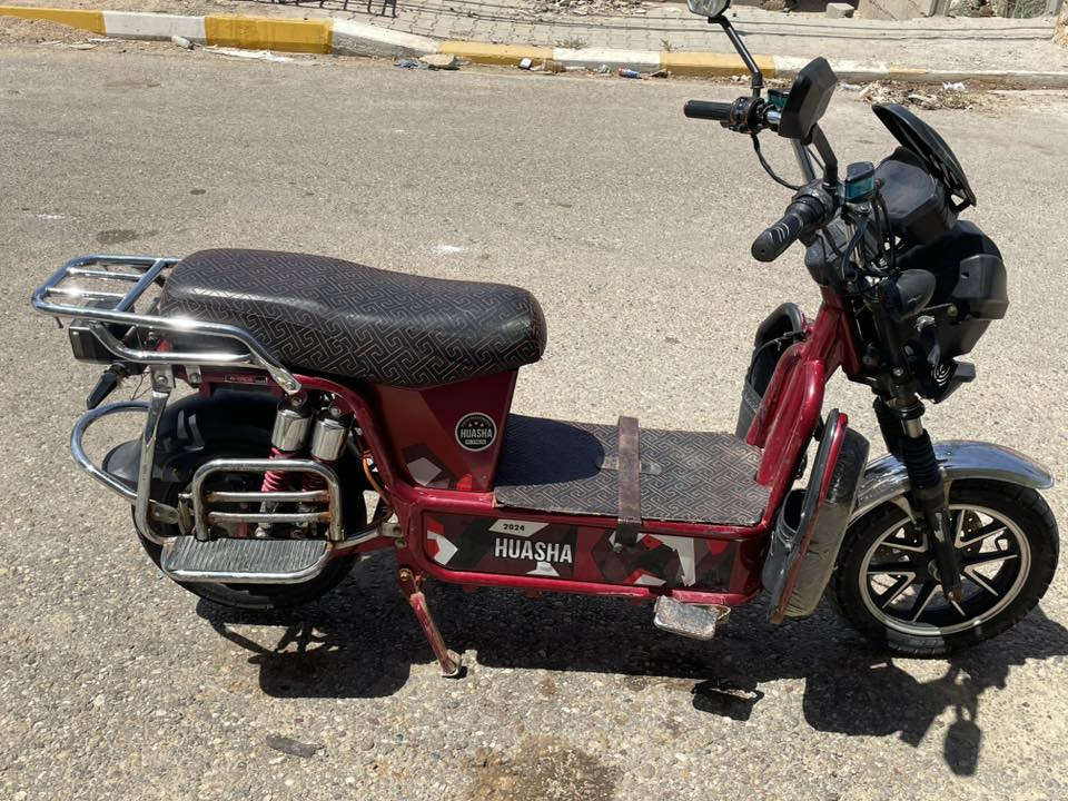 السلام عليكم دراجه شحن موديل ٢٤مثل ماموضح بالصور شغال بطارياتو ٢٠٢٥ بيه نفخه اثر شاحنه ماعدلت بس يمشيك ٣٠كيلو السعر ٣٥٠اشراي يتصل ويدلل ***********

