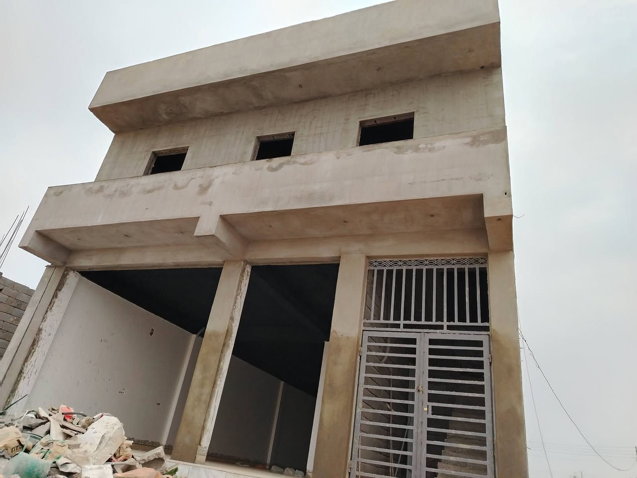 ياالله السلام عليكم
خلفه طلس  لبخ درجة أولى طلس خارج داخل 
شغلي رمادي فلوجه قطعي يومي متر 
كلشي اشتغل مالج 
للتواصل اتصل على الرقم التالي  ***********
