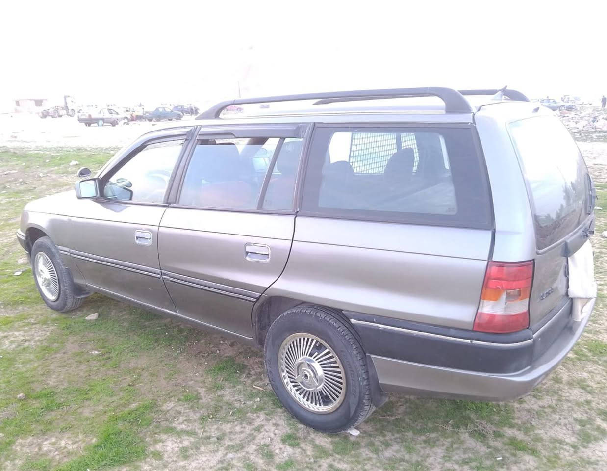 للبيع استره ٩٢ موديل سنويه لحد ٢٠٢٧ وتايرات نظيف و باتري نظيف دواخل نظيف  محرك ١٦ لا صرف لا بخار مكاني كركوك سعر٤٧؛ بي مجال بسيط


**إذا كنت صاحب هذا الإعلان وتريد حذفه لأي سبب، رجاءا أرسل رسالة إلى الدعم الفني**