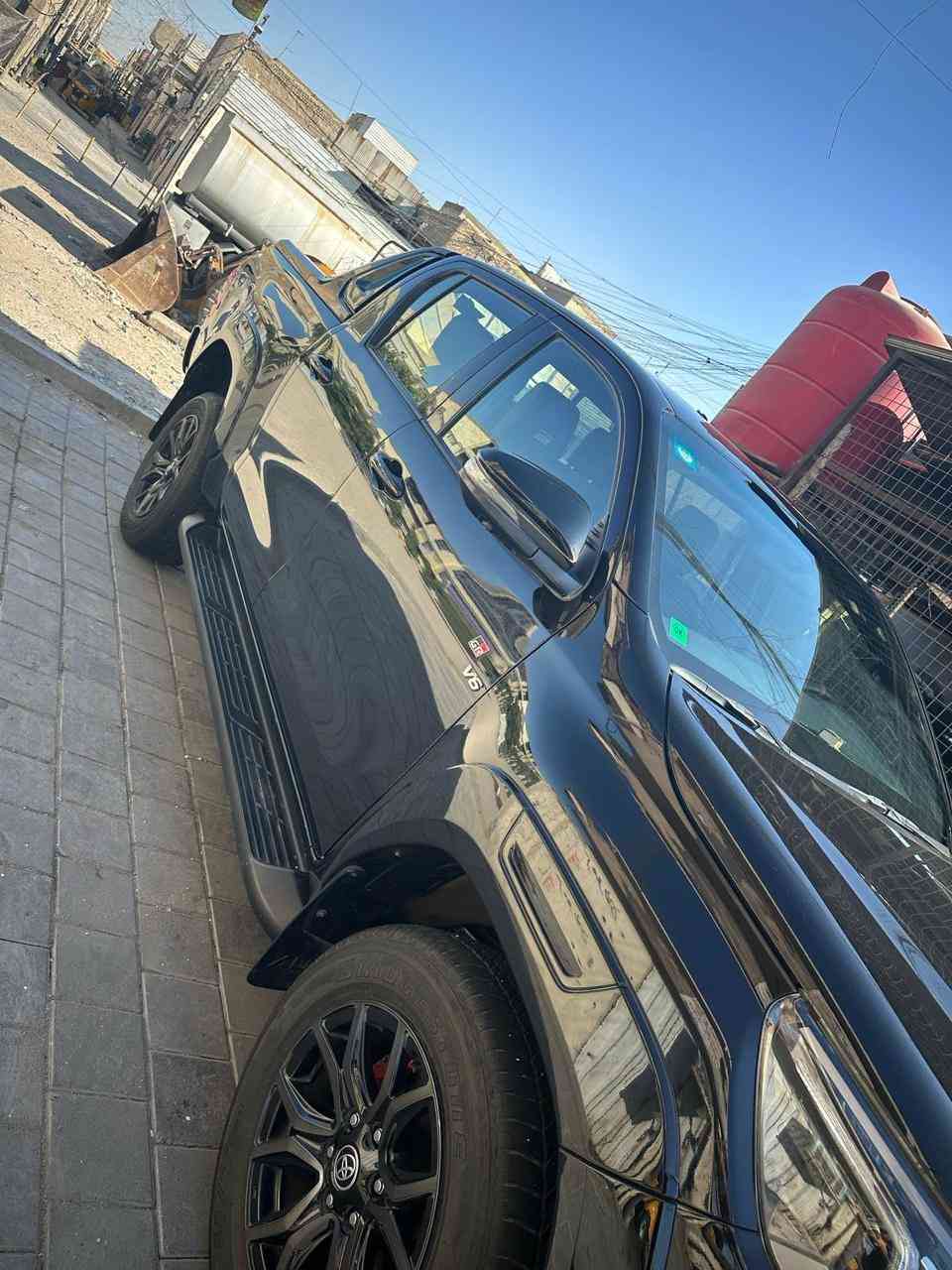 السلام عليكم
تويوتا هايلوكس فئة جي ار اعلى فئة موديل 2023
مكفوله كفاله عامة من الصبغ والبارد والتكحيل السيارة مغلفة بي بي اف ماشية 108الف السعر4000$ وبيه مجال للاستفسار الاتصال
***********
المواصفات
مكينة 6 سلندر / بصمة / فورويل. / شاشة / شفتات سرعه / مانع تزحلق
