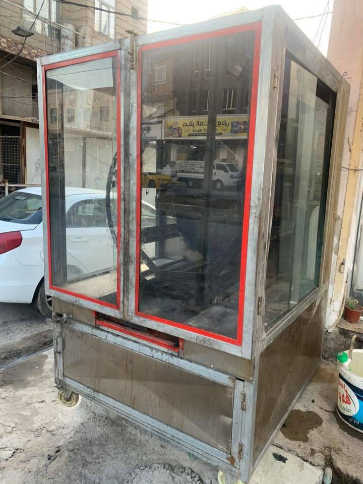 اغراض للبيع شواية غاز شواية فحم وعارضه استخدام نضيف للاستفسار الاتصال على الرقم ***********
