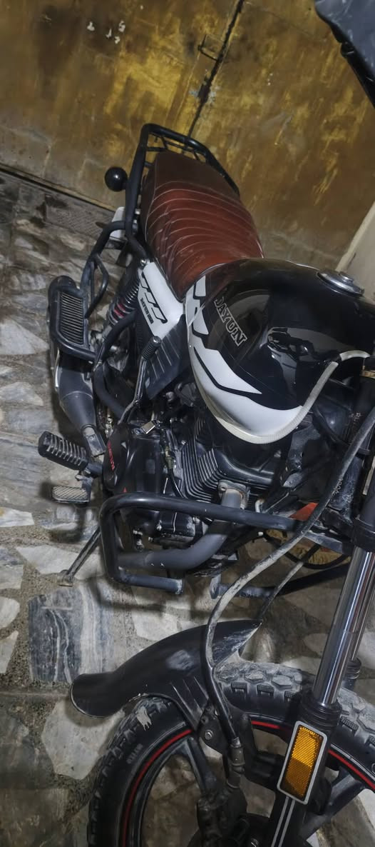 للبيع دراجه دايوان جبلي
محرك 200    رقم بغداد تحول ثاني يوم
باسمي مكاني بغداد الشعب محرك بجيس ممدودة عليه سبانه
كفاله
***********       طالع من معرض 2025
اي استفسار اتصل 🗣📲📞 
سعر2550 وبيه مجال بسيط
