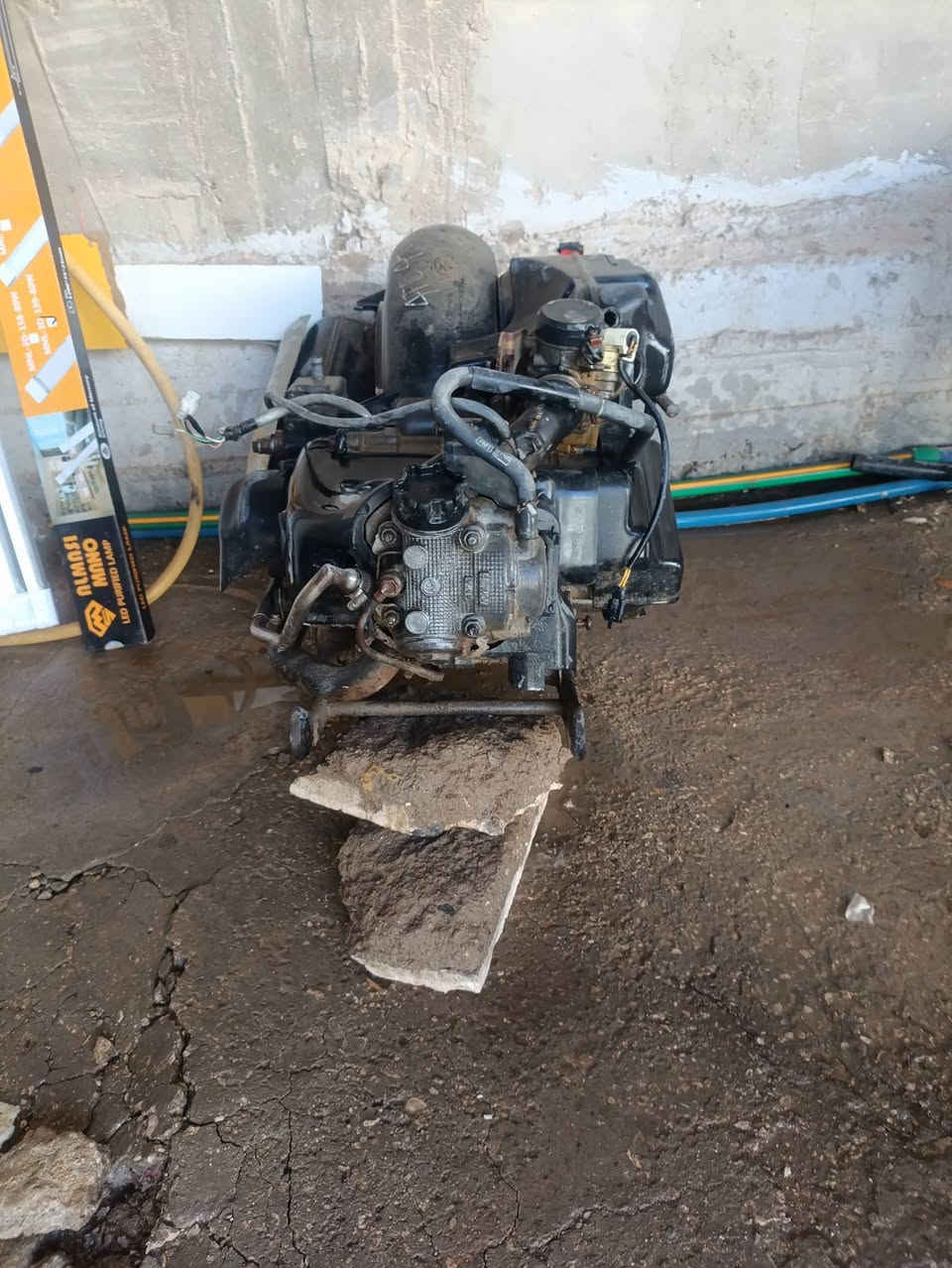 متاح محرك دراجة كامل هوه وتفراعته جيب وشد شغال بس بي خيط بخار ما مفتوح ولا مره 80وبي مجال


**إذا كنت صاحب هذا الإعلان وتريد حذفه لأي سبب، رجاءا أرسل رسالة إلى الدعم الفني**